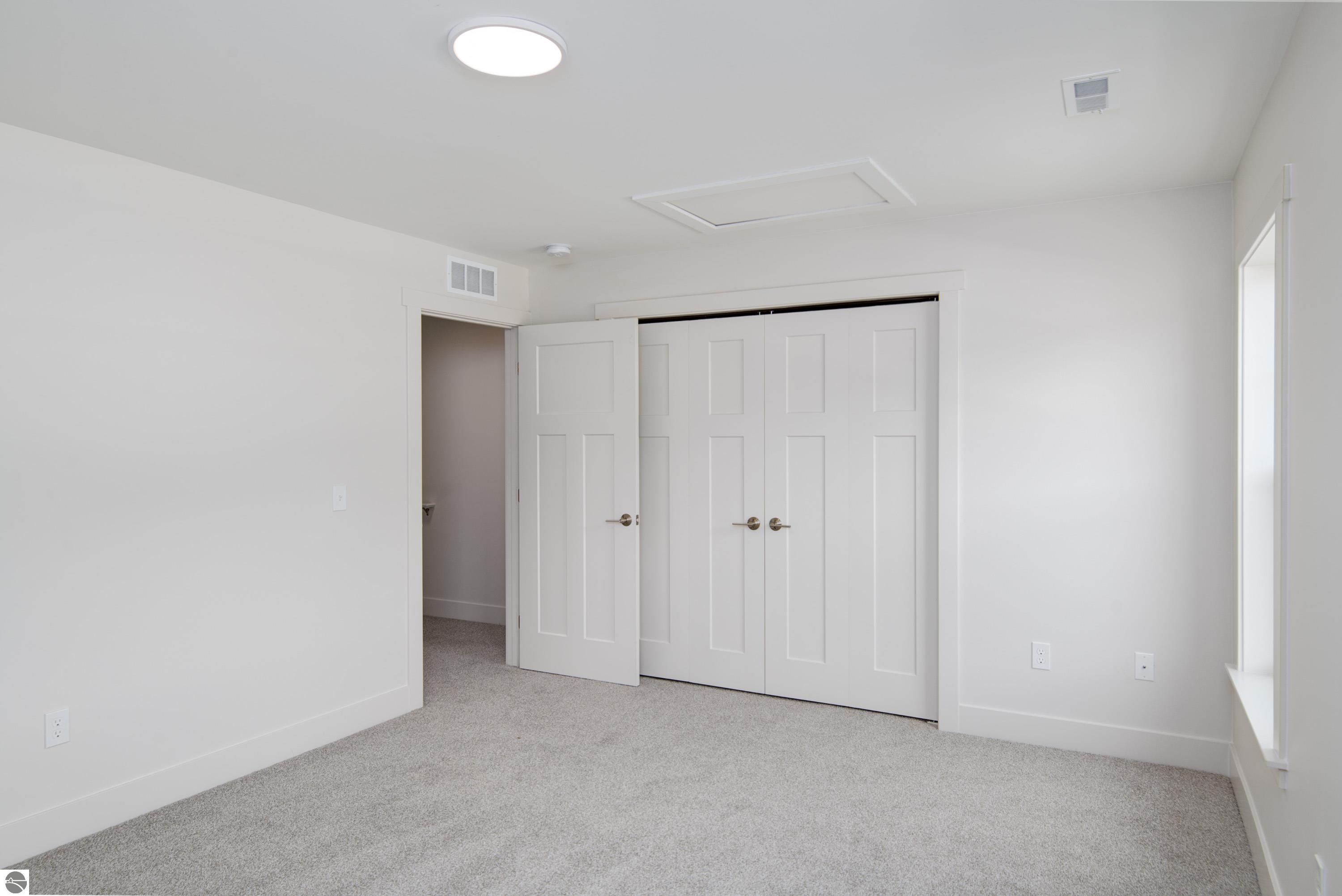 1548 Simsbury Street # 8