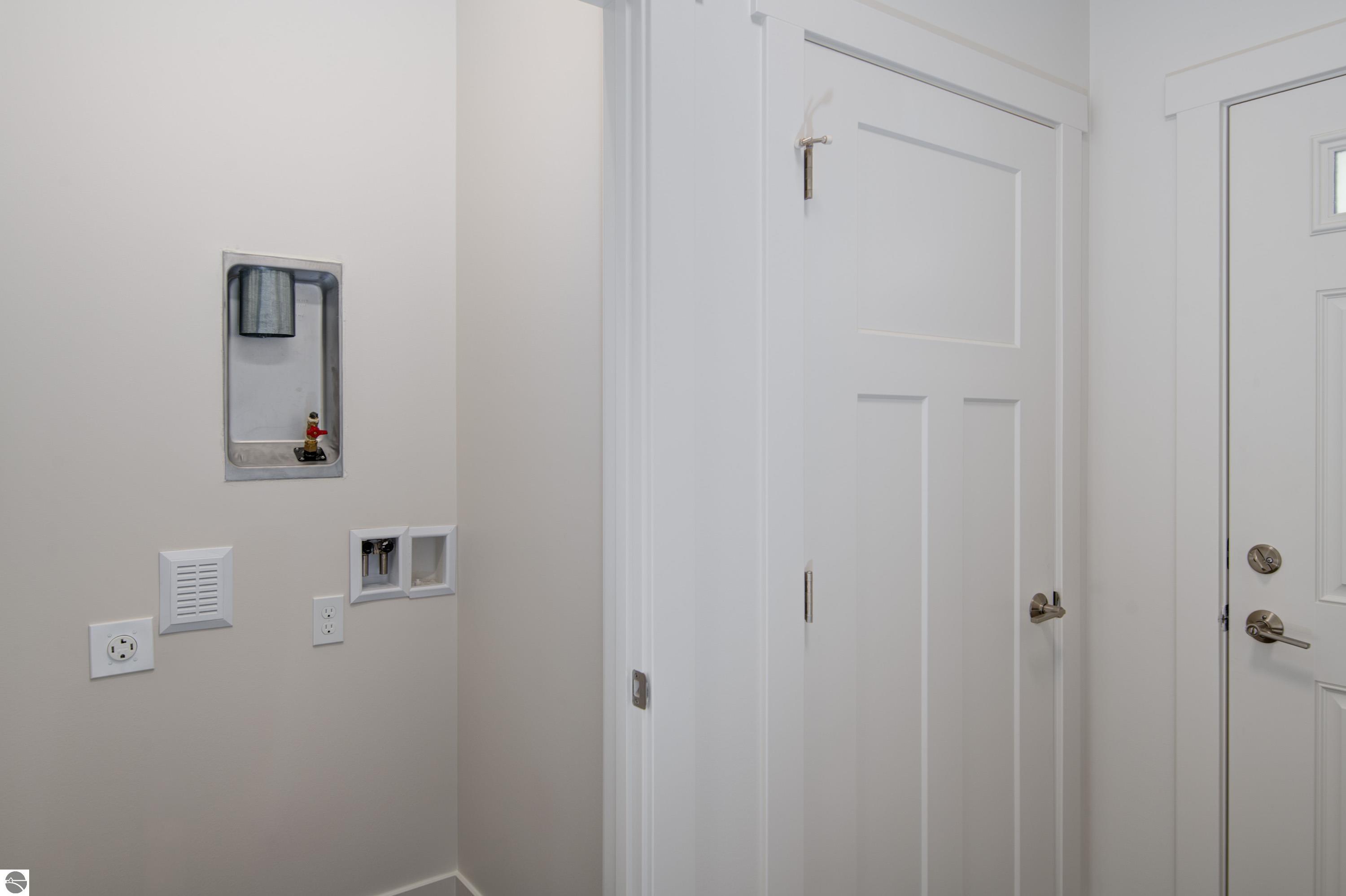1548 Simsbury Street # 8