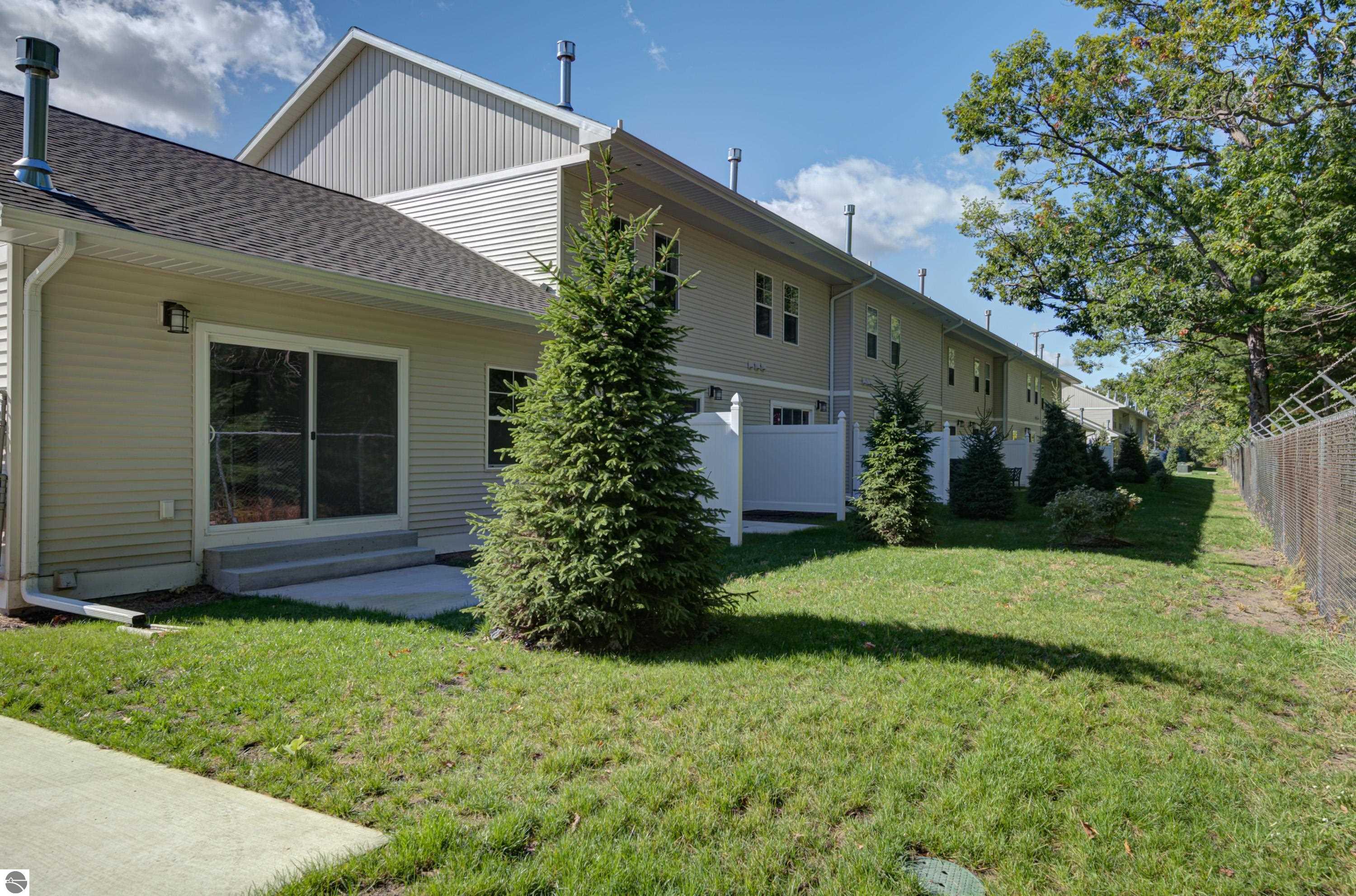 1548 Simsbury Street # 8