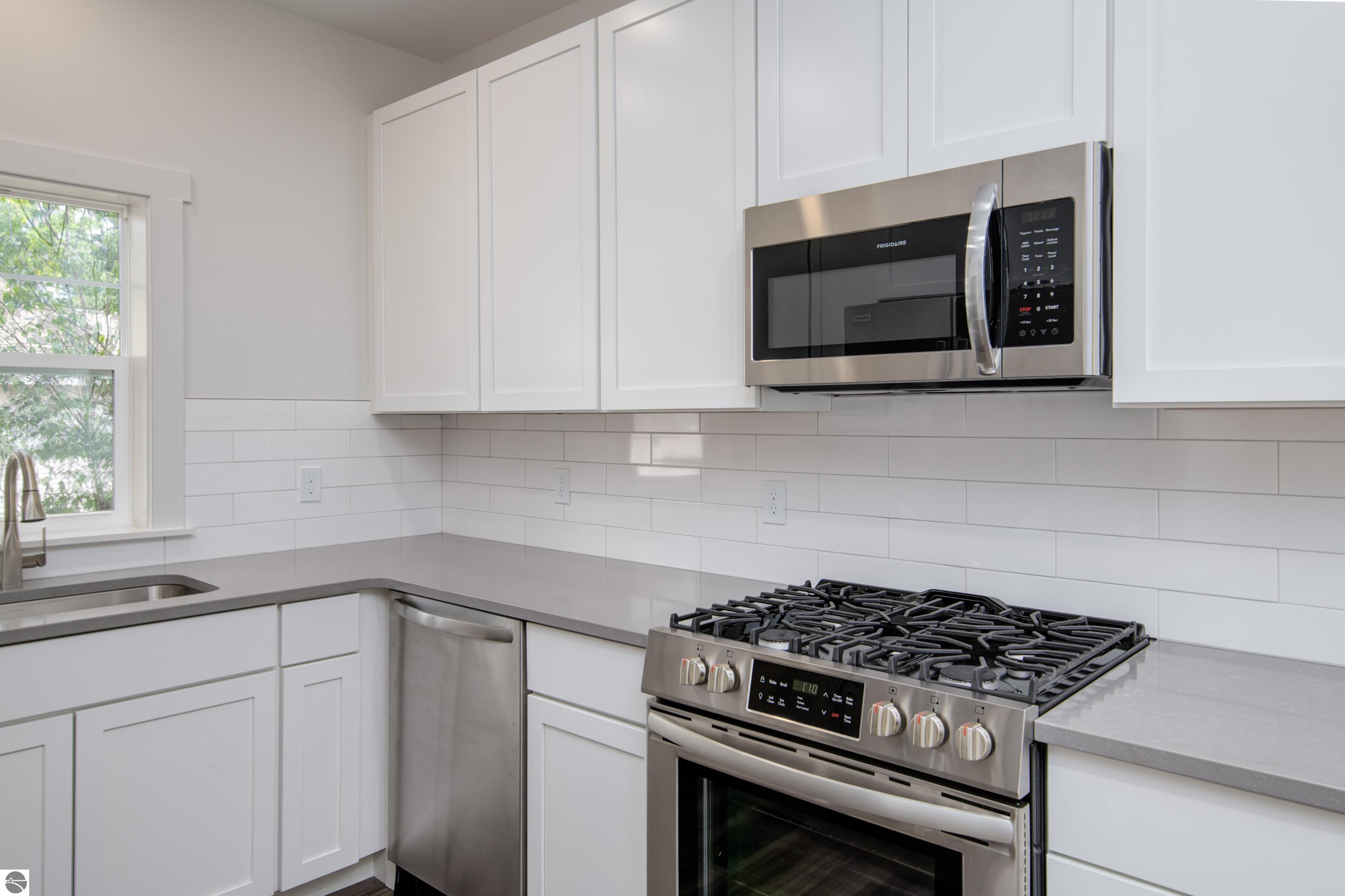1548 Simsbury Street # 8