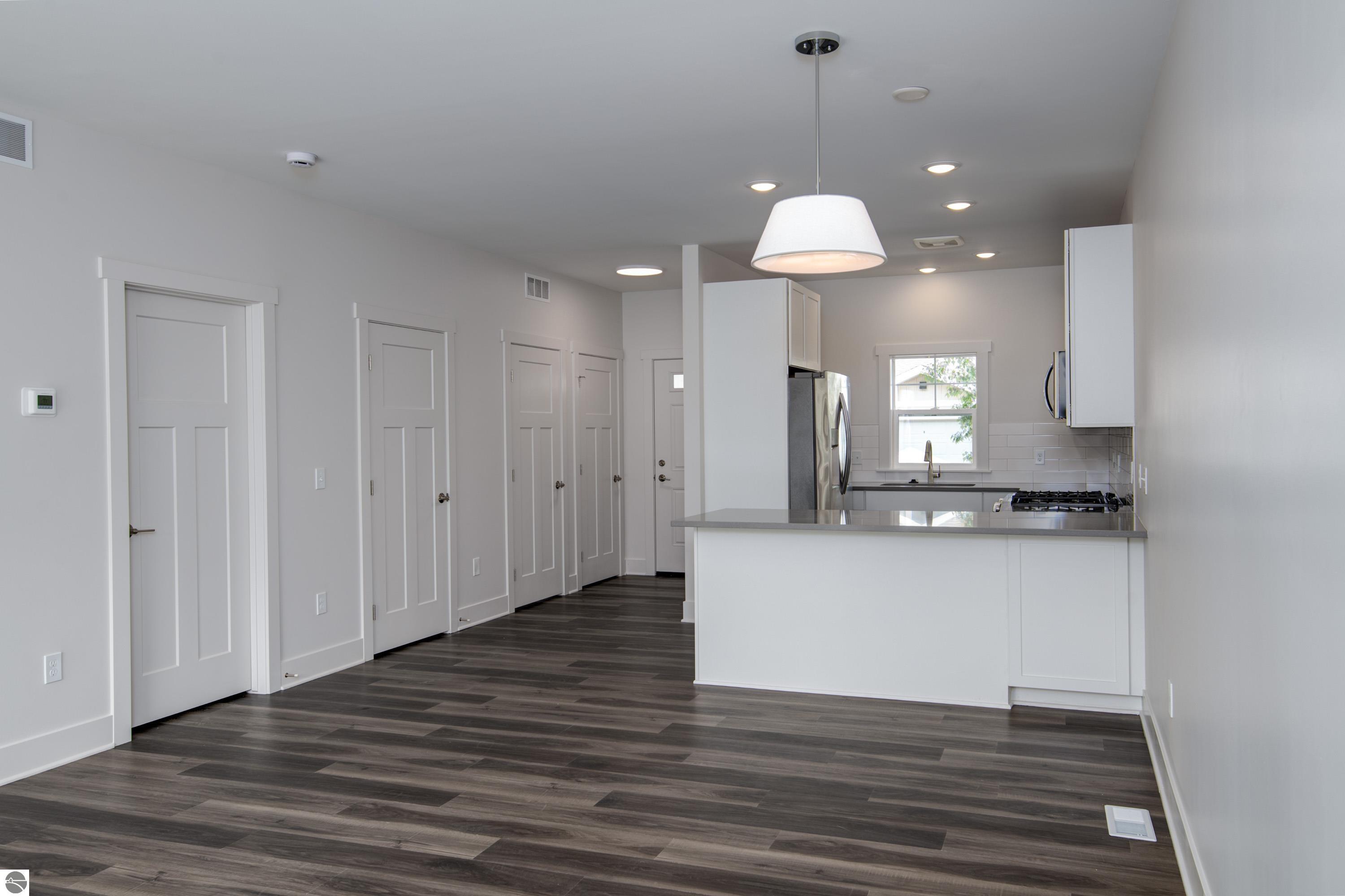 1548 Simsbury Street # 8