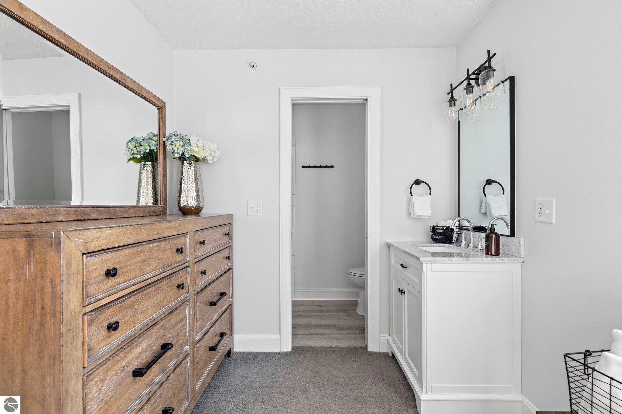 715 E State Street # 28