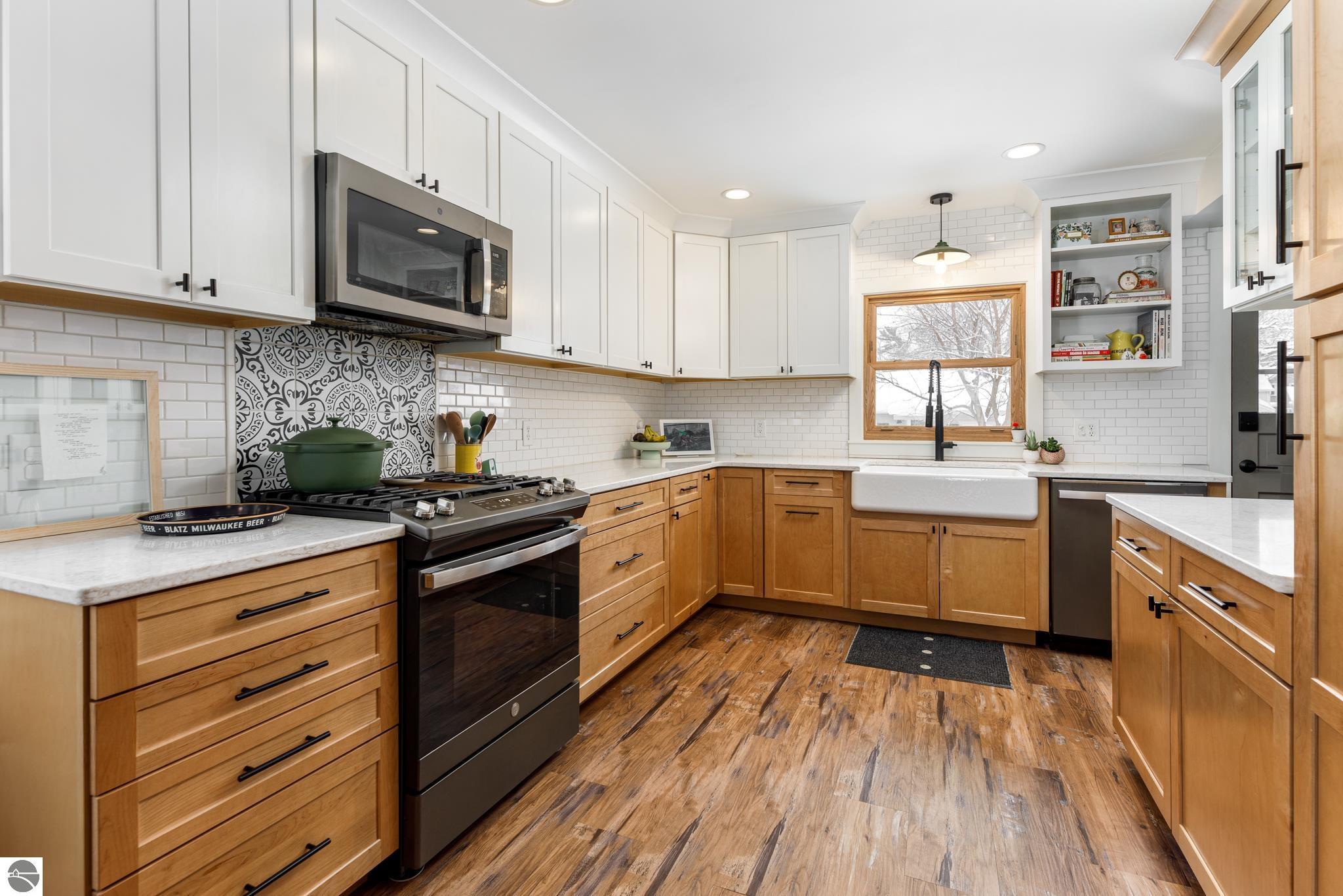 633 W Twelfth Street