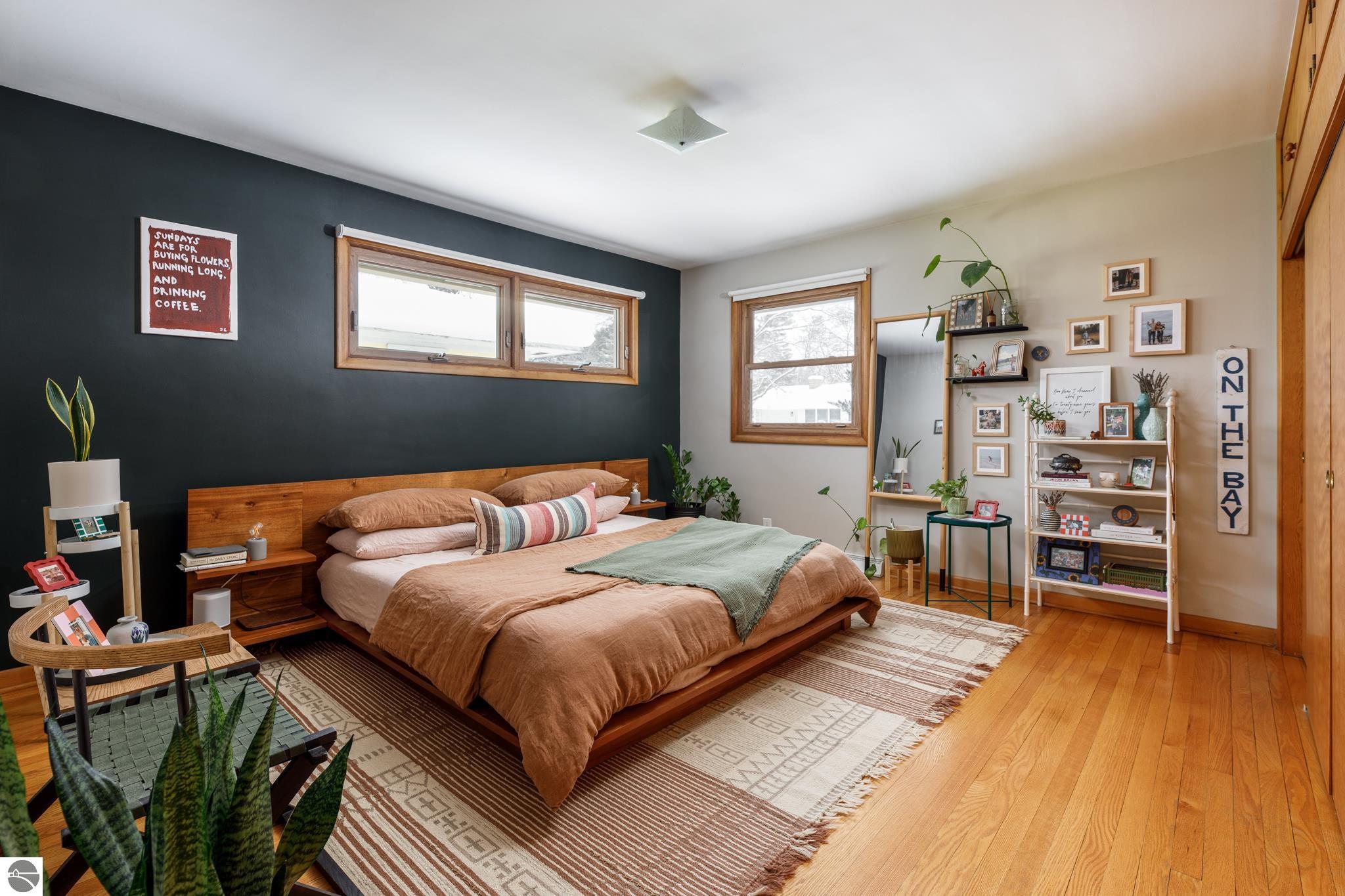 633 W Twelfth Street