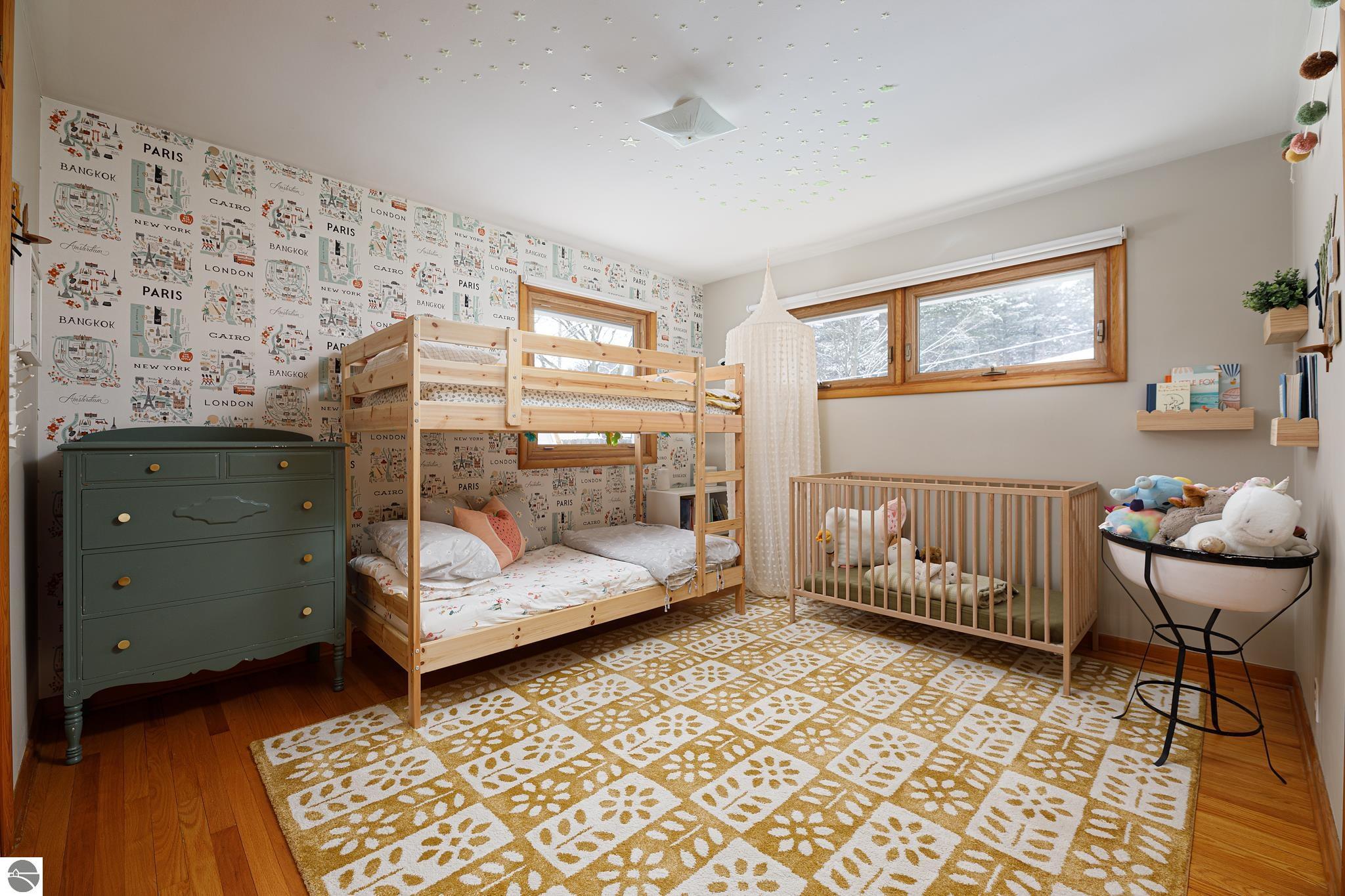 633 W Twelfth Street