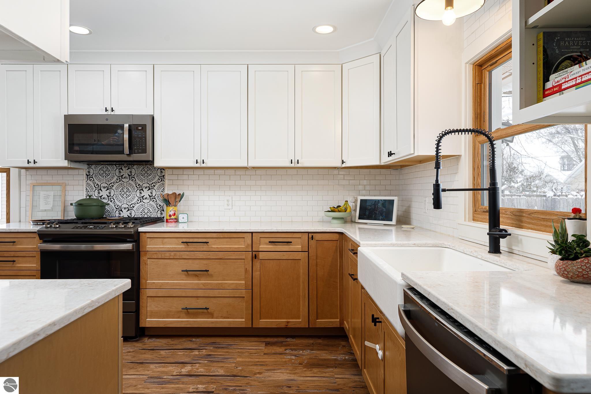 633 W Twelfth Street