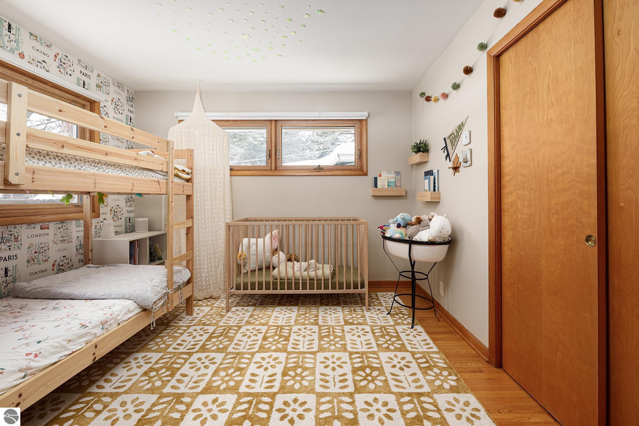 633 W Twelfth Street