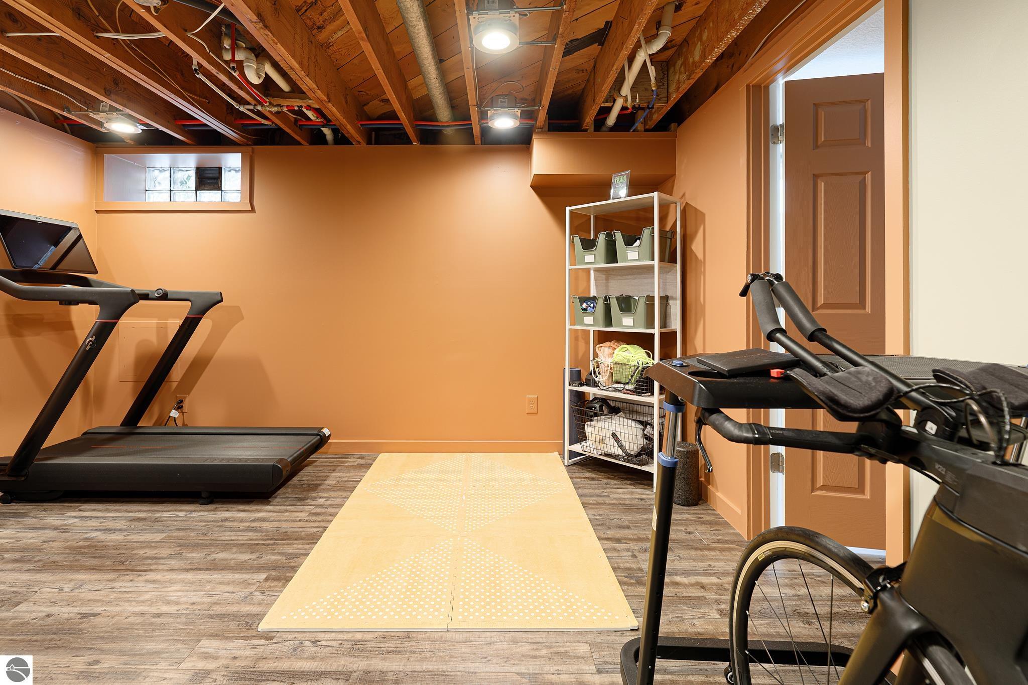 633 W Twelfth Street