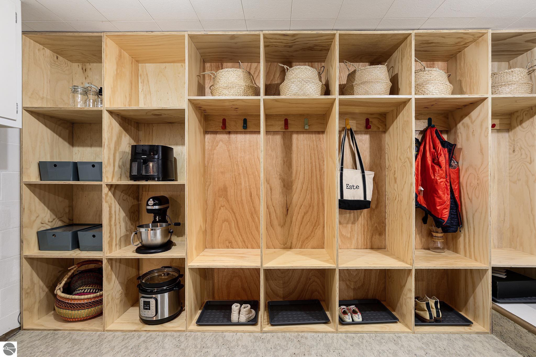 633 W Twelfth Street