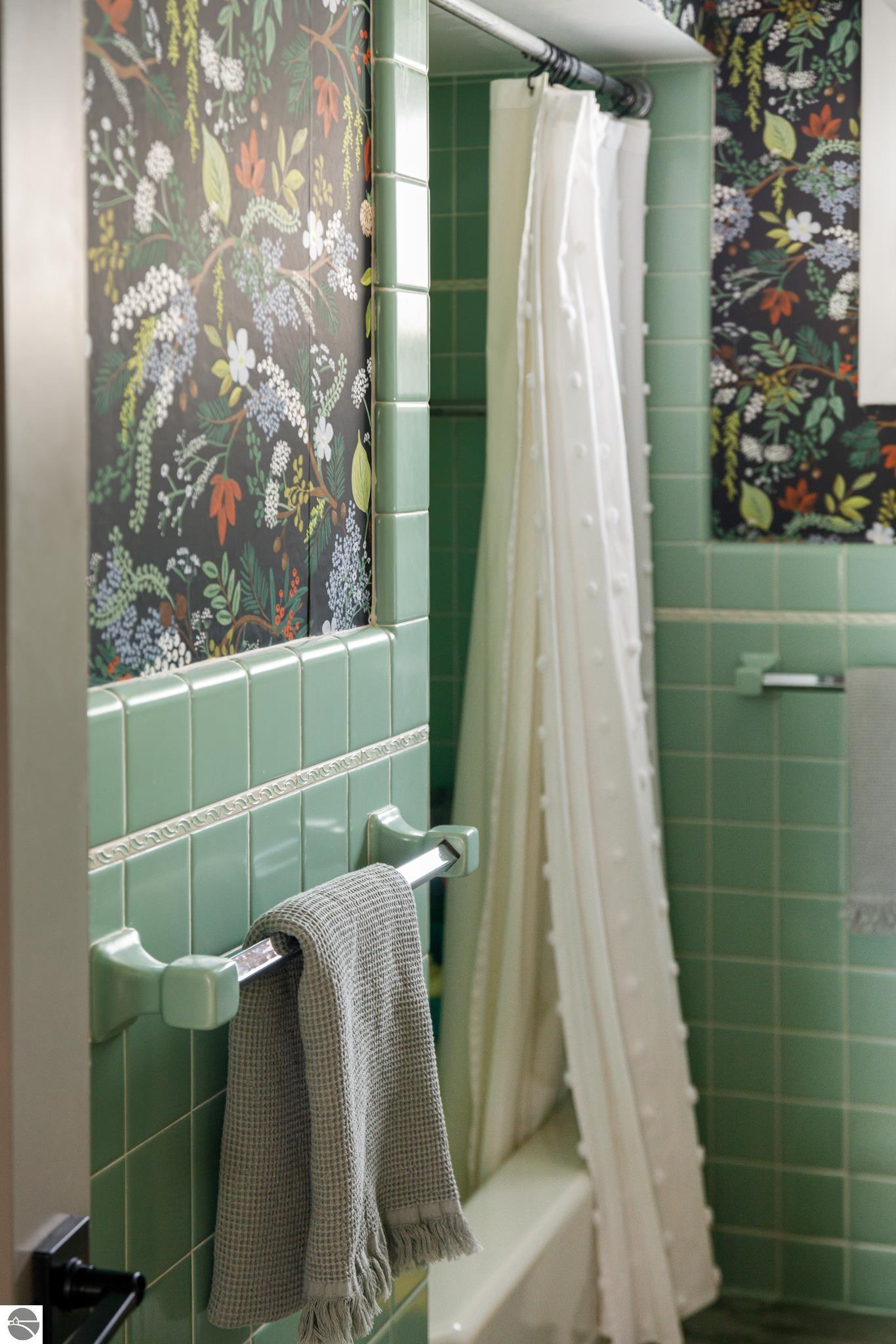 633 W Twelfth Street