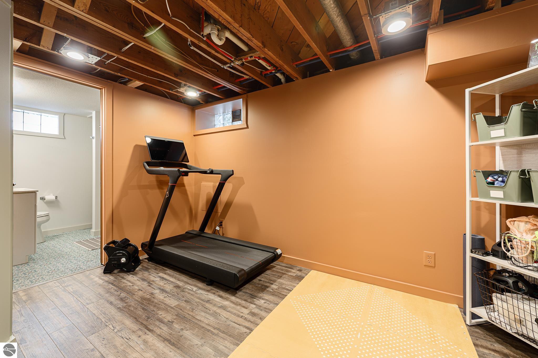 633 W Twelfth Street