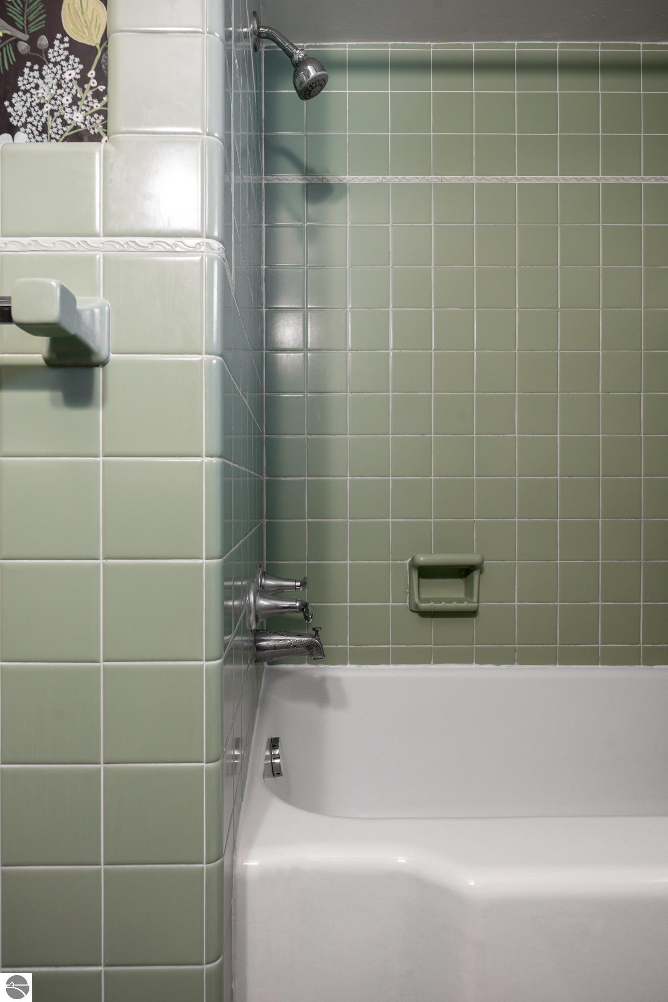 633 W Twelfth Street