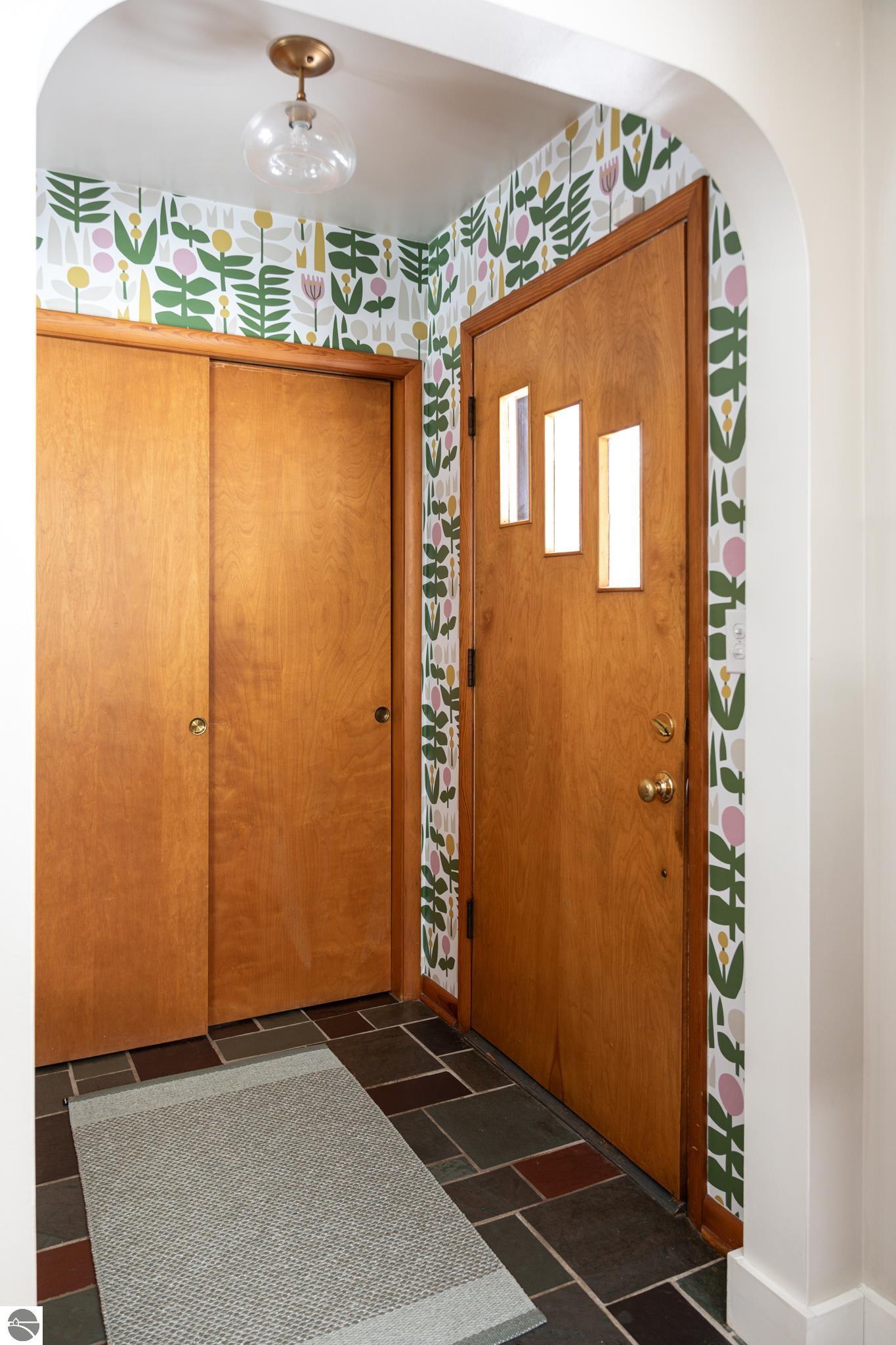 633 W Twelfth Street