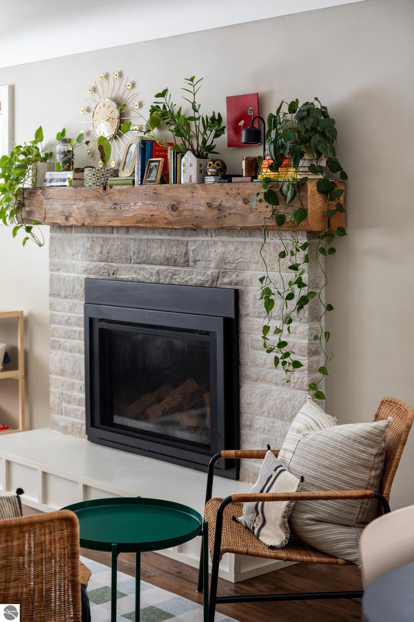 633 W Twelfth Street