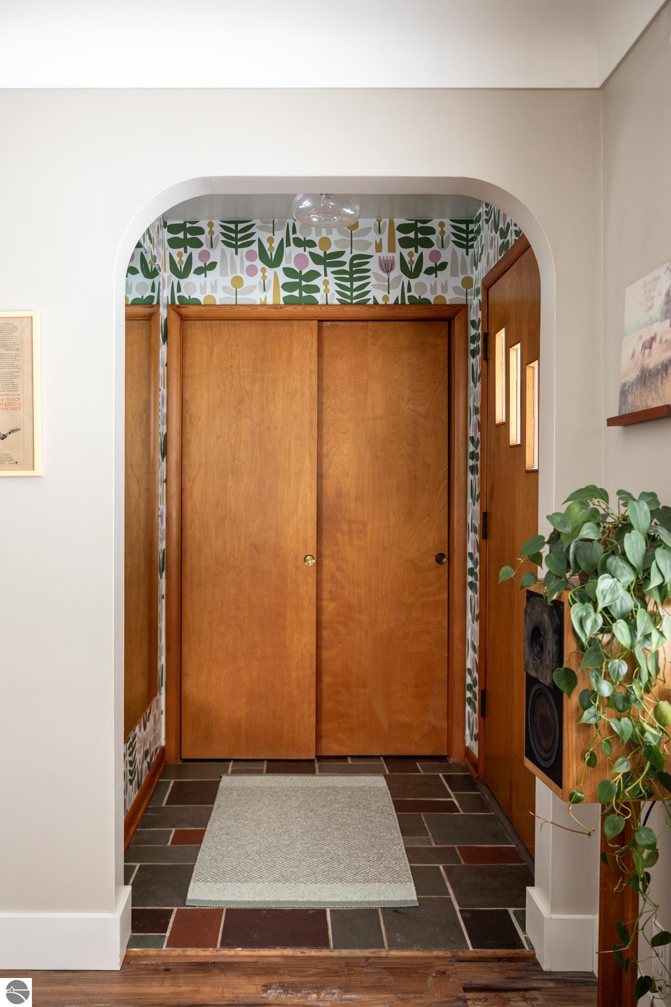 633 W Twelfth Street