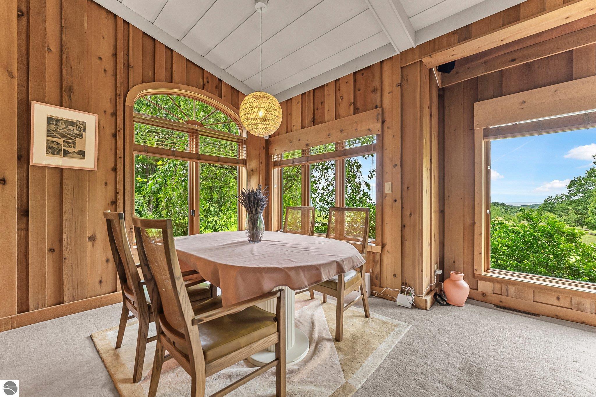 1461 N Eagle Highway