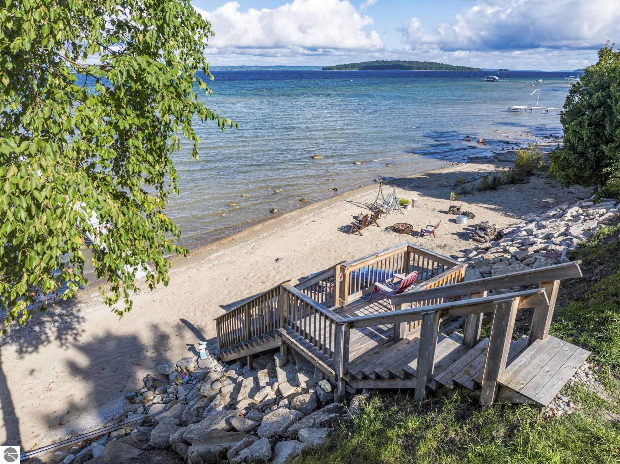 10191 Peninsula Drive