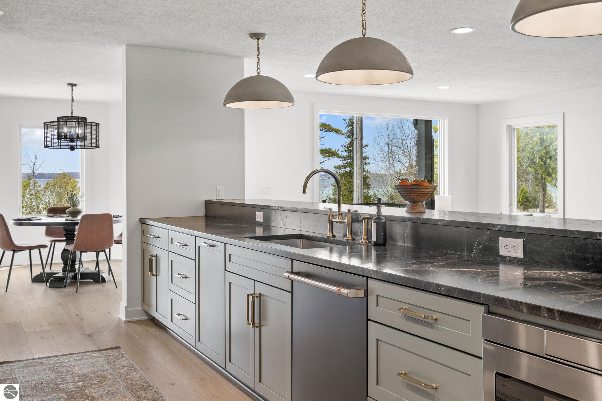 10191 Peninsula Drive