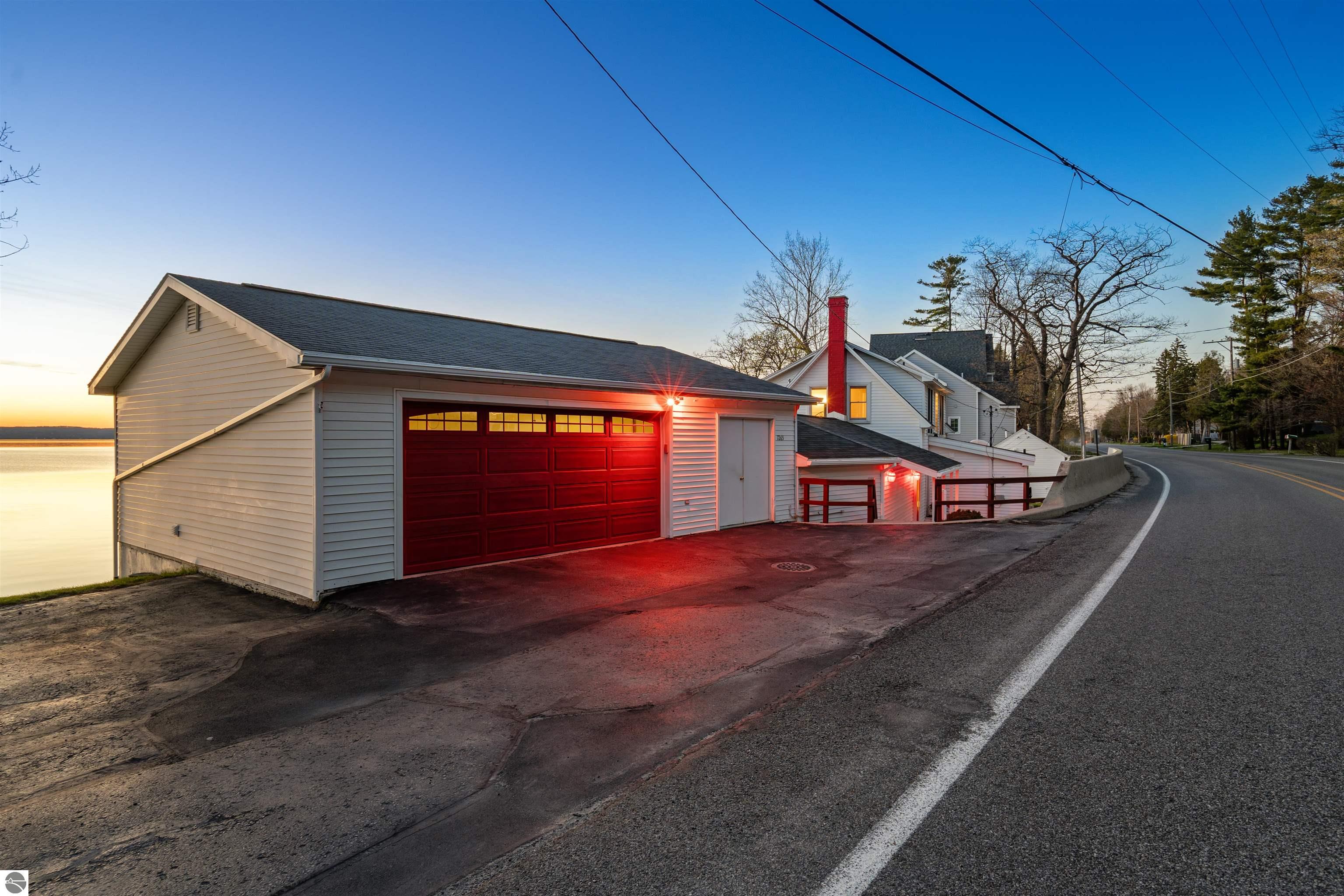 7265 Peninsula Drive