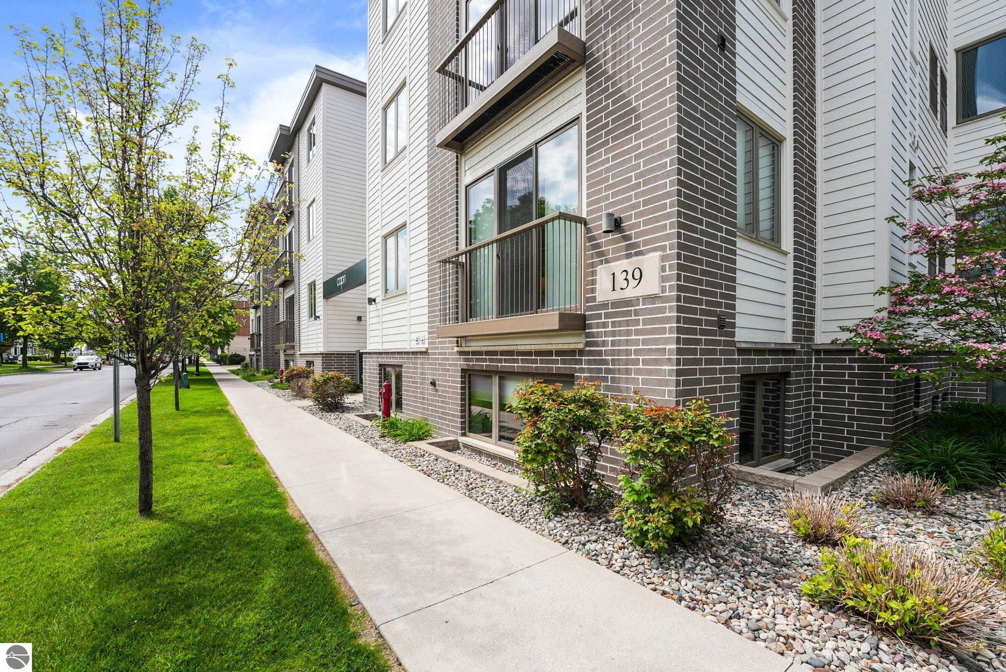 135 E Eighth Street