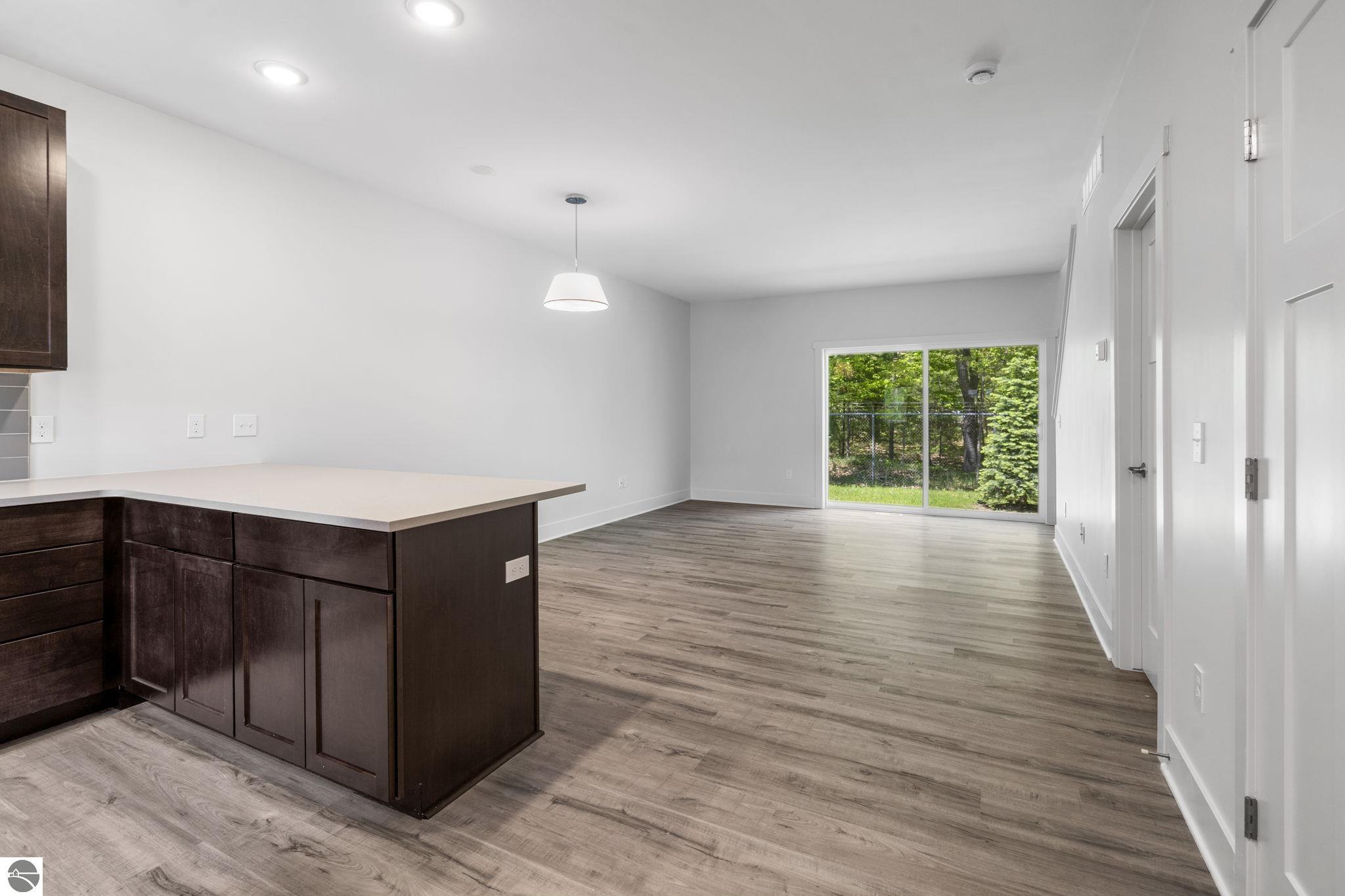 1548 Simsbury Street # 9
