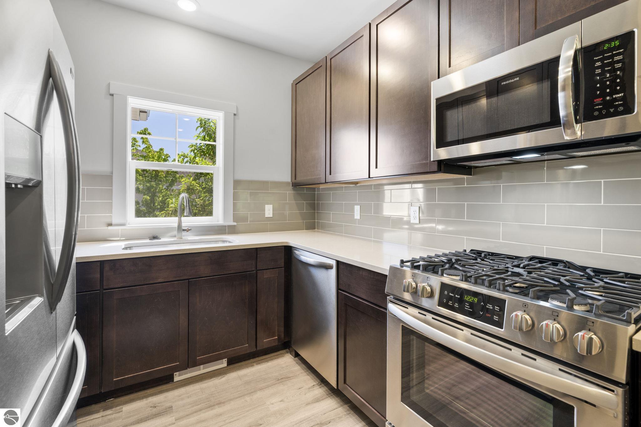 1548 Simsbury Street # 9
