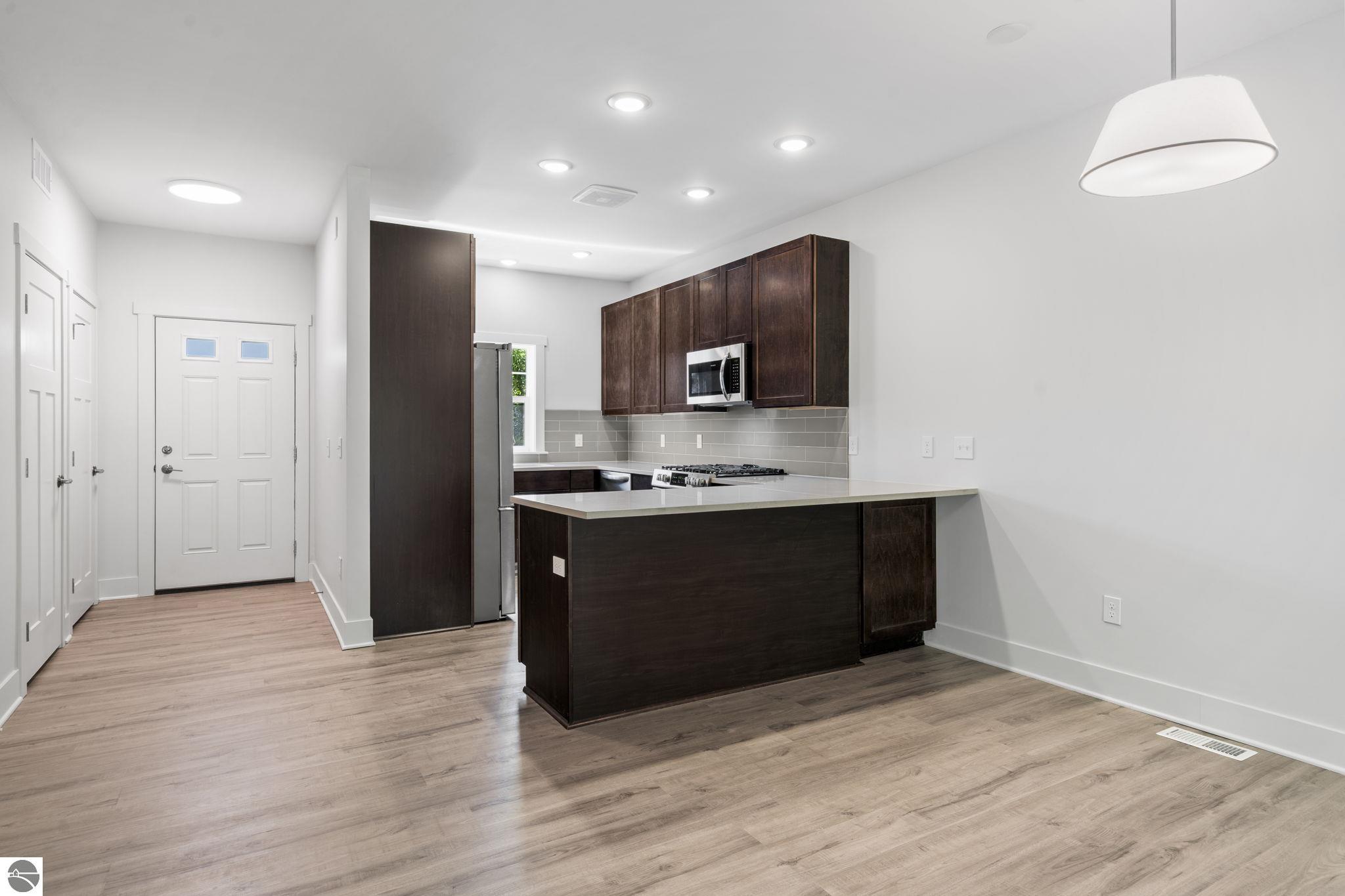 1548 Simsbury Street # 9