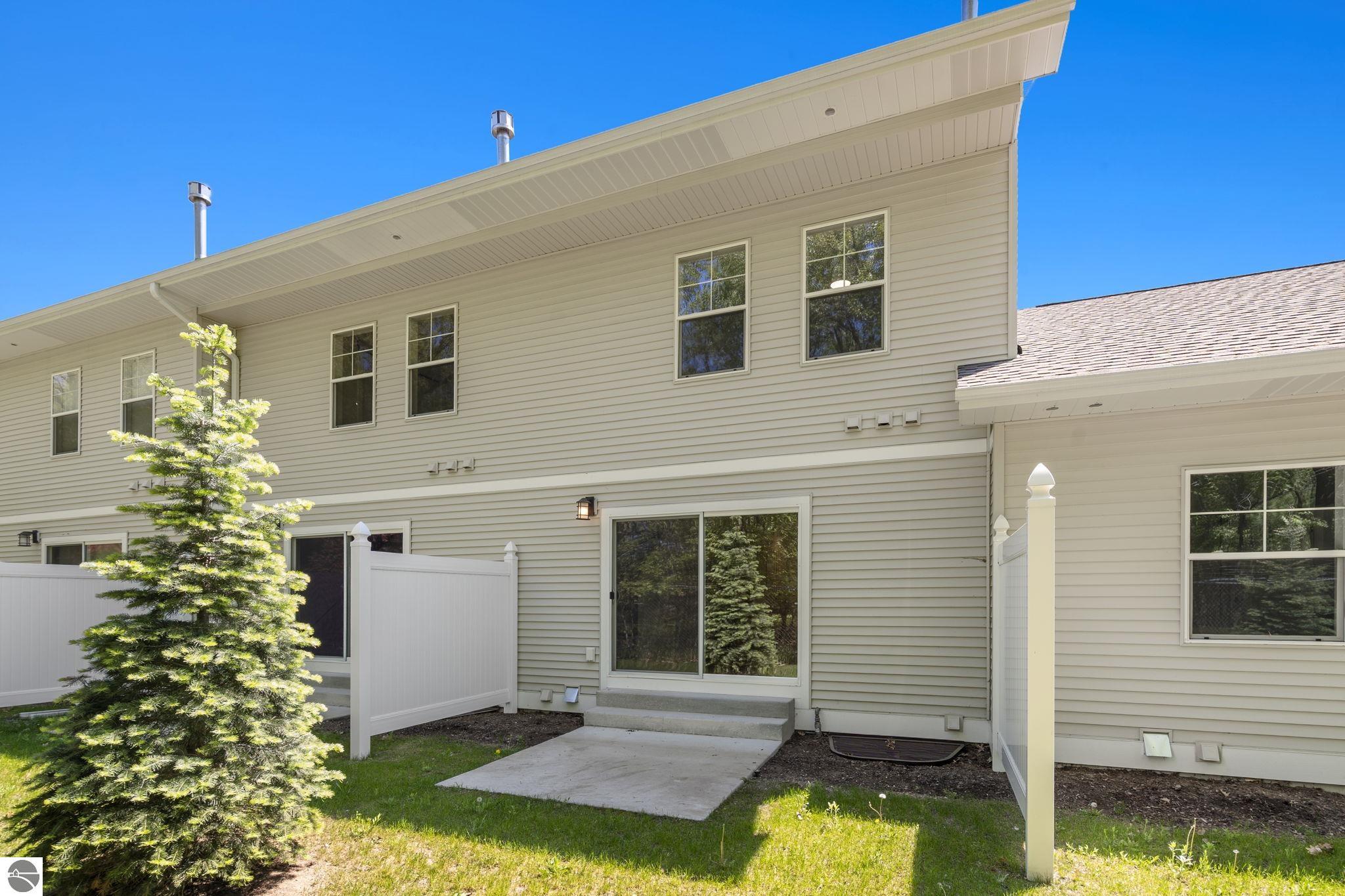 1548 Simsbury Street # 9