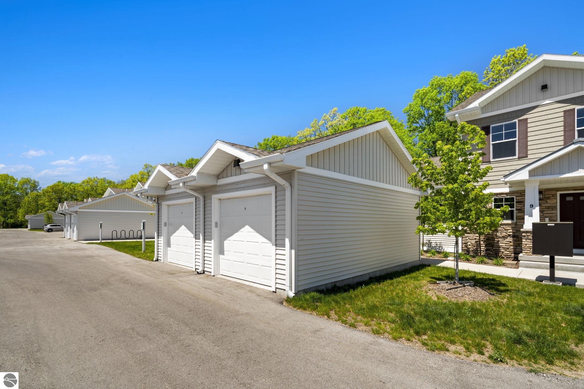 1548 Simsbury Street # 9