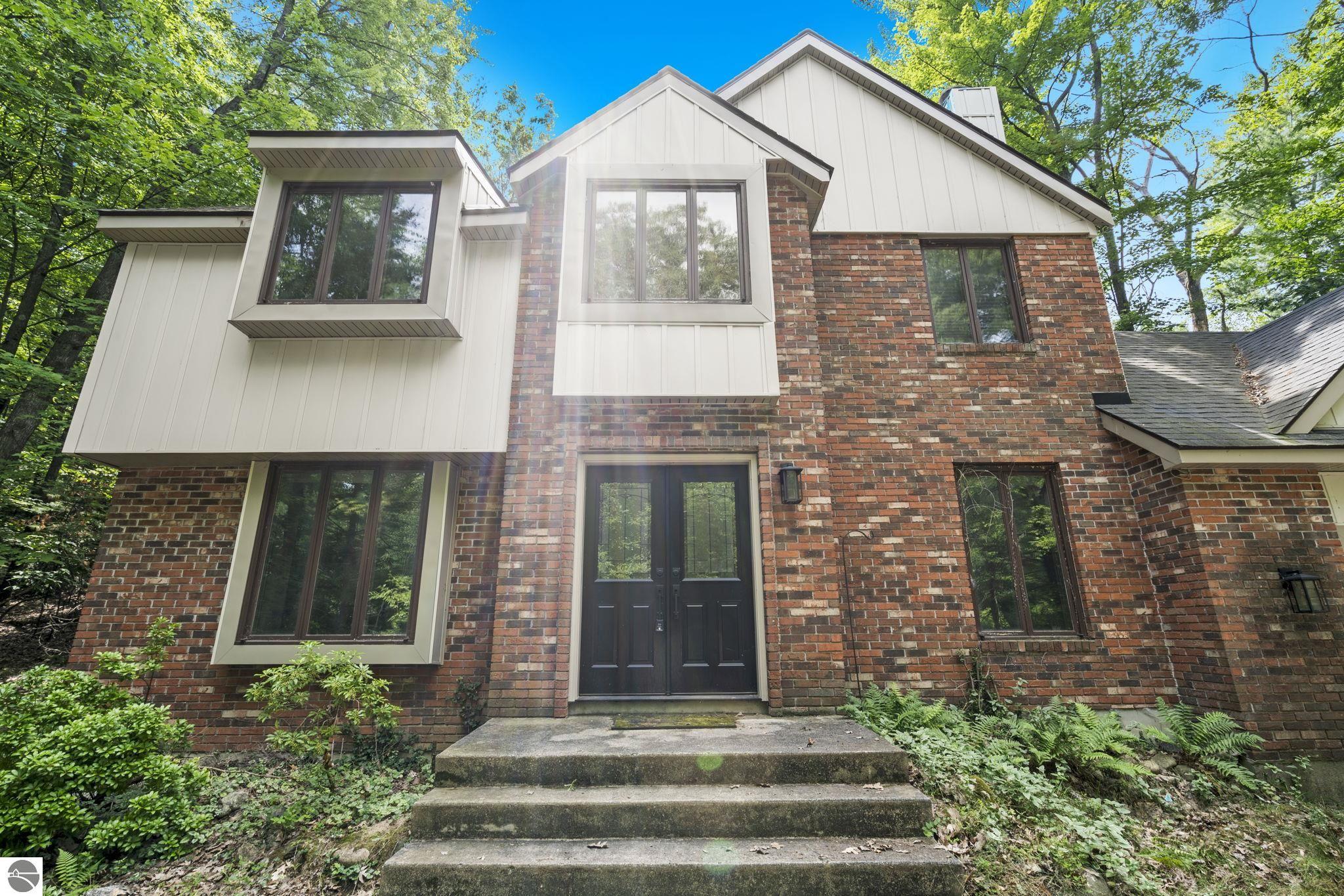 4590 Weathering Heights Road