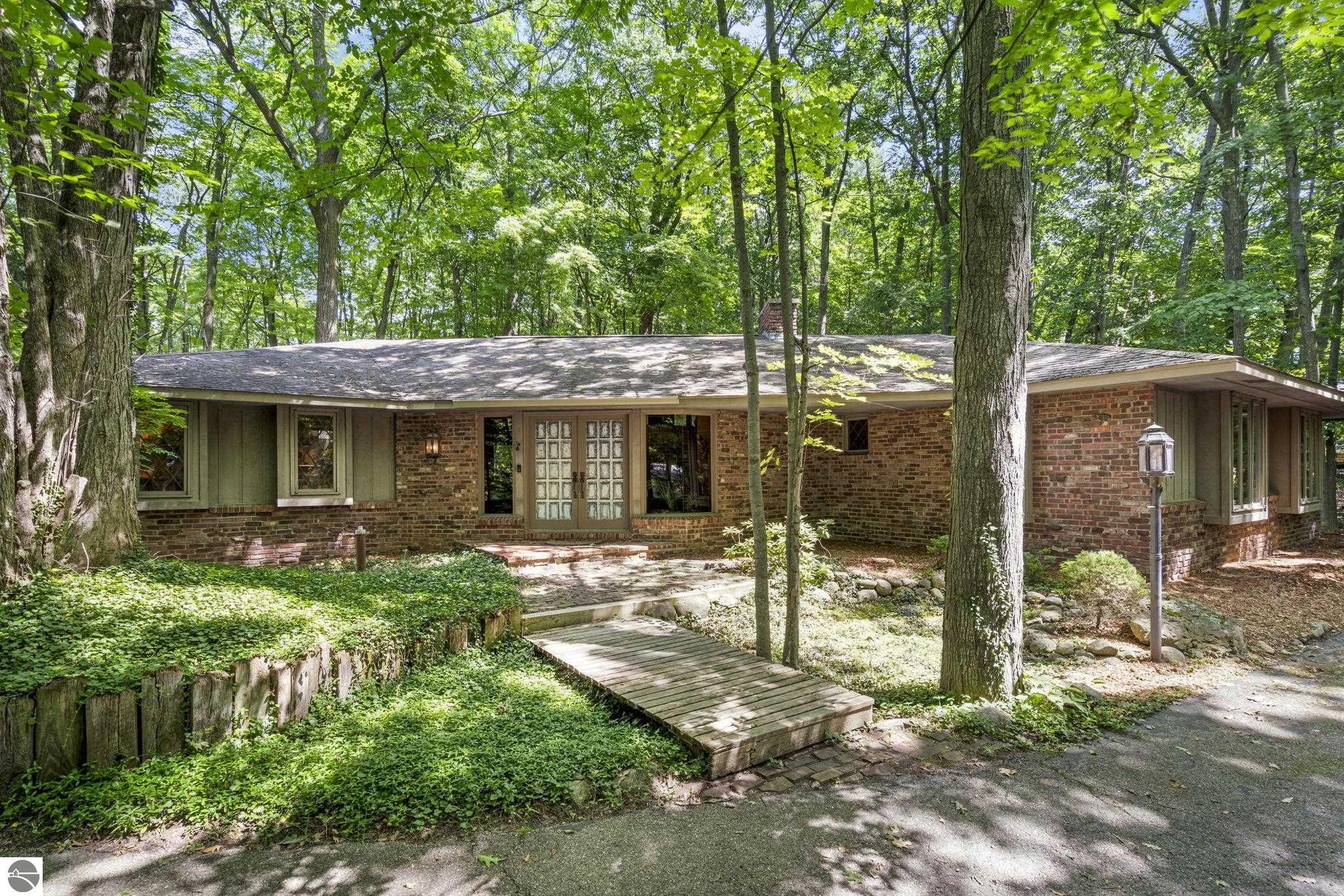 6575 Franklin Woods