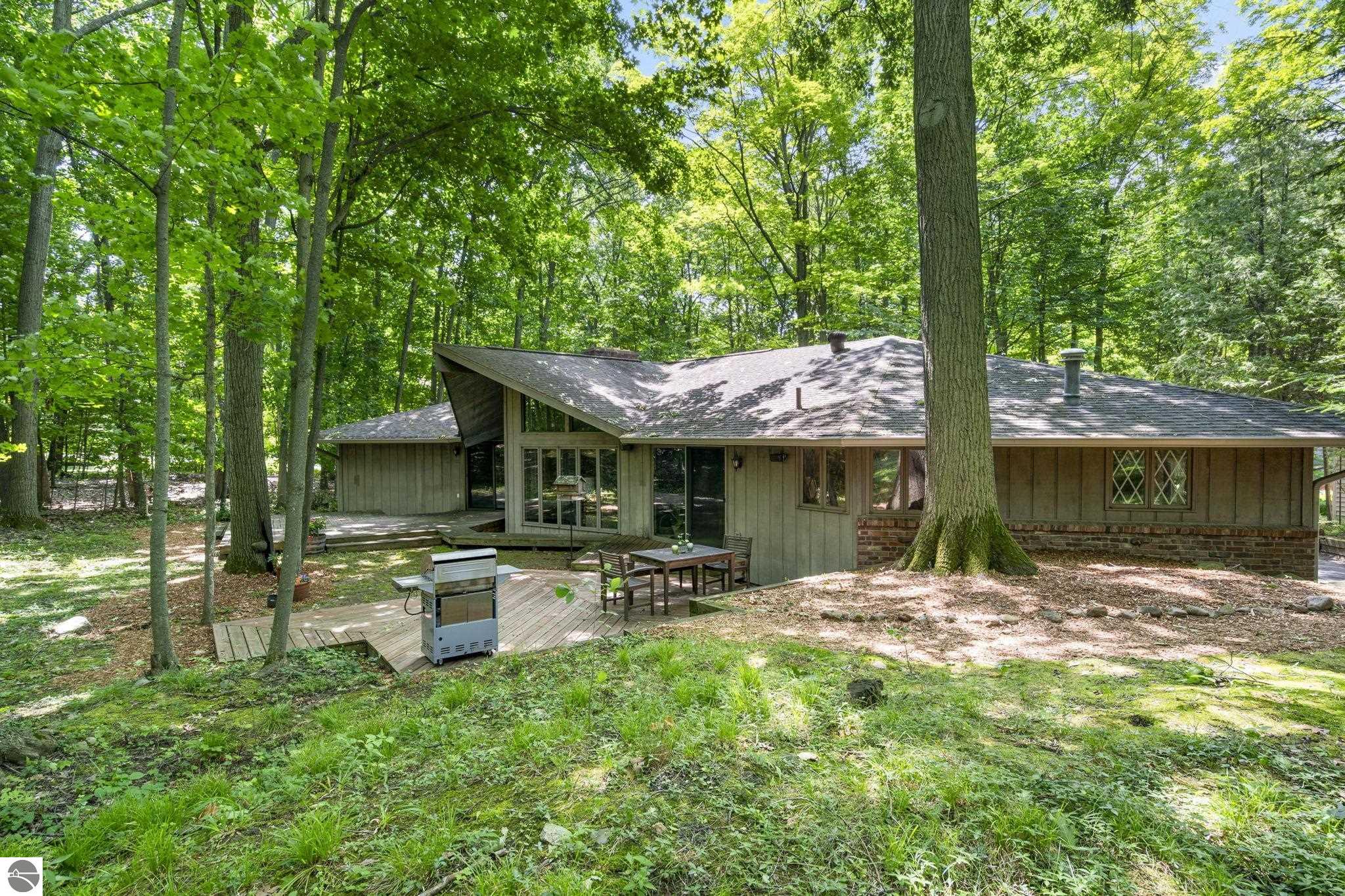 6575 Franklin Woods