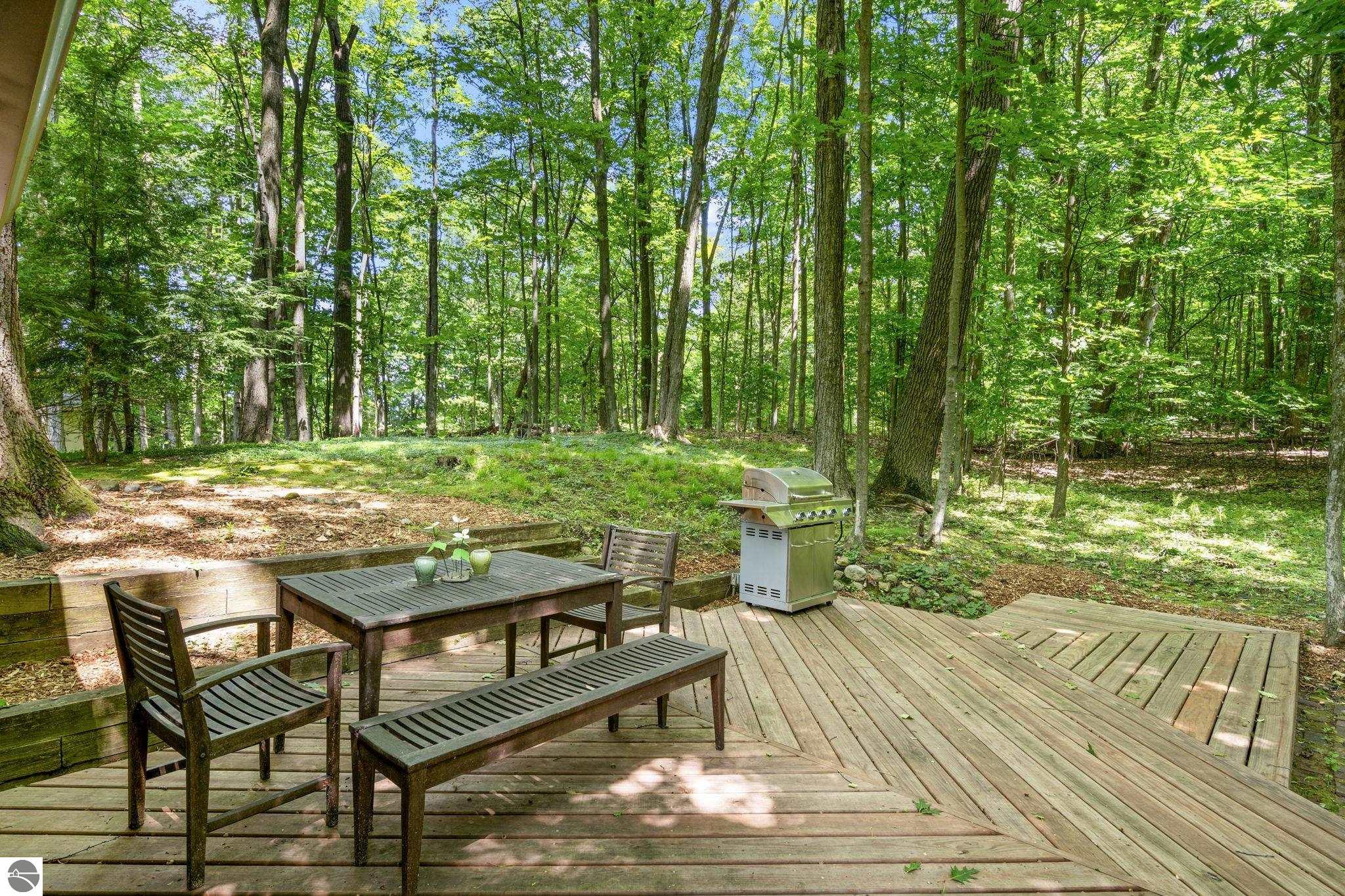 6575 Franklin Woods