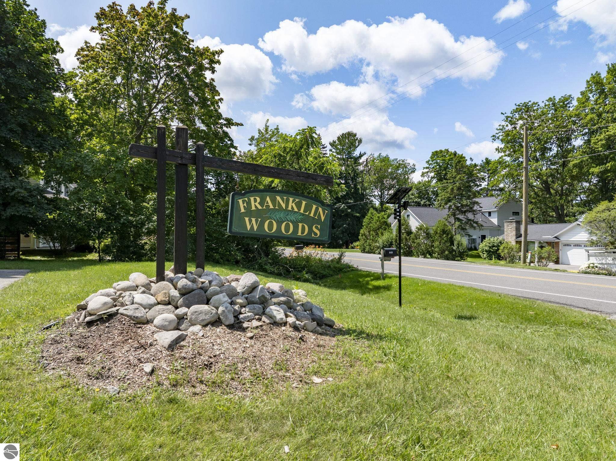 6575 Franklin Woods