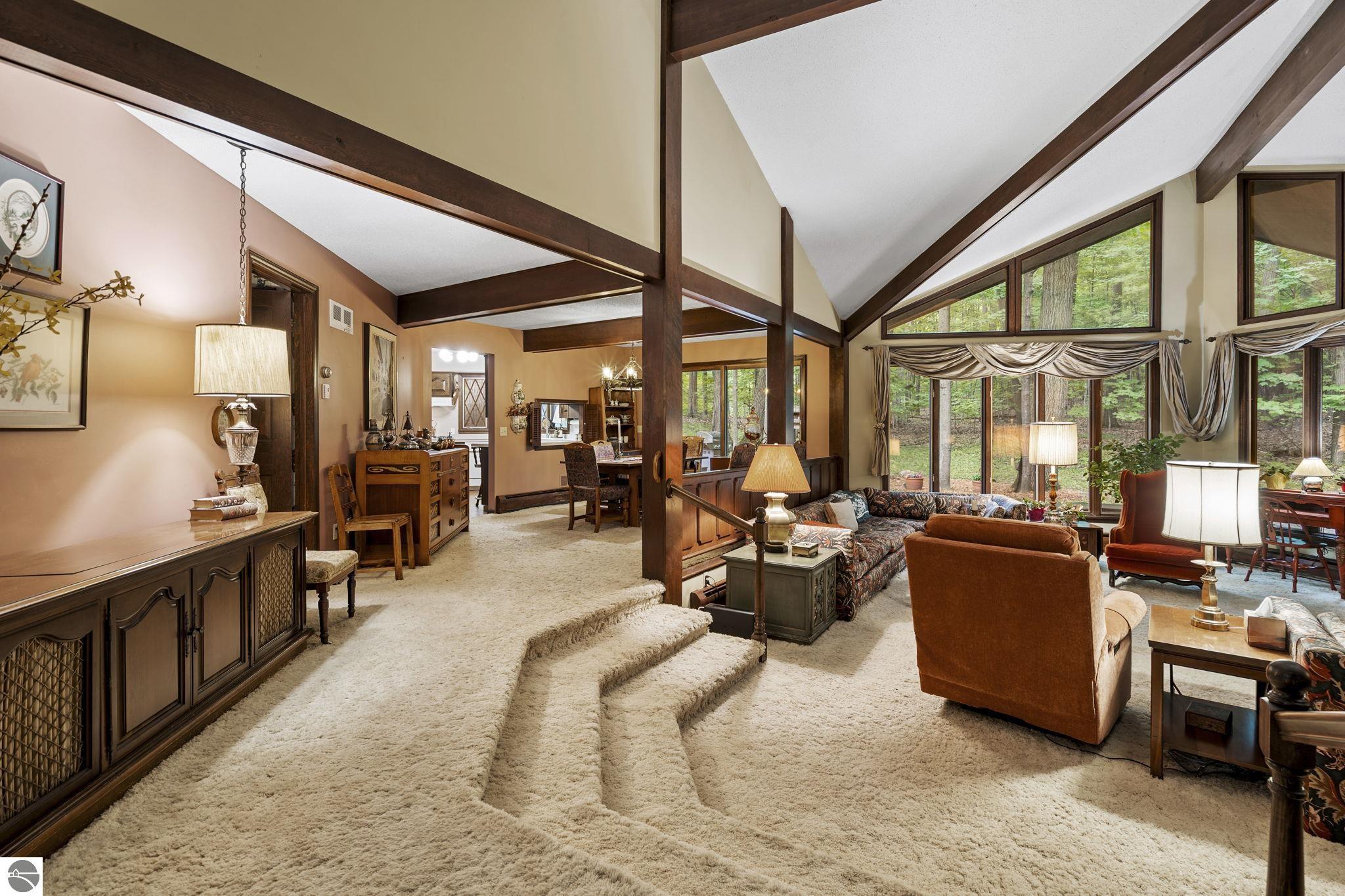 6575 Franklin Woods
