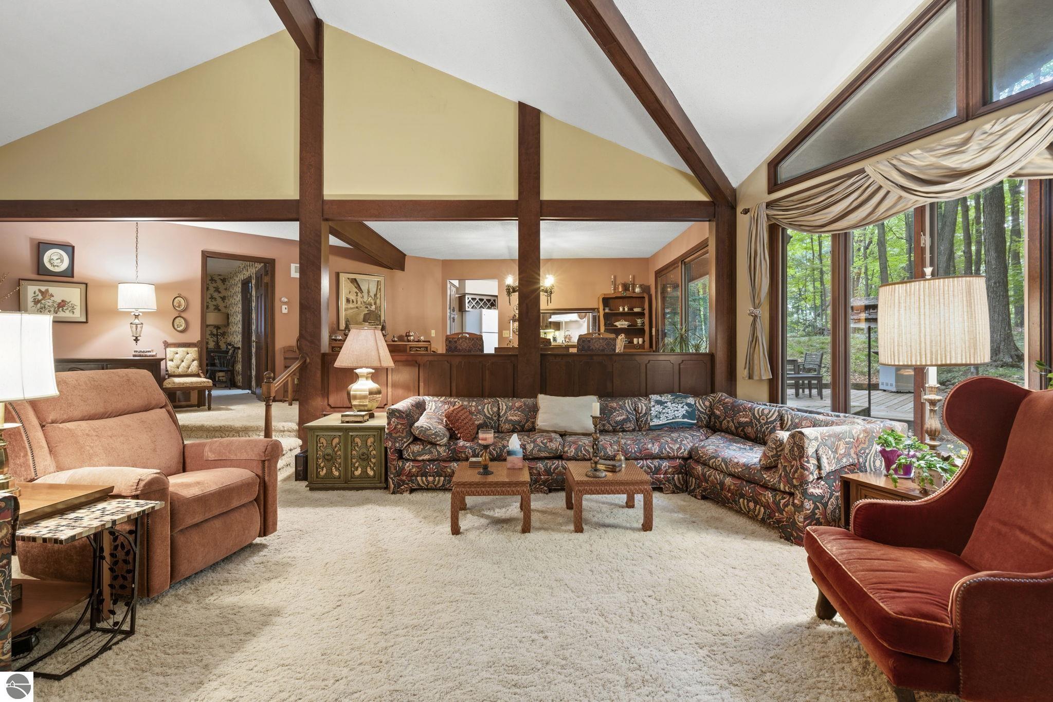 6575 Franklin Woods