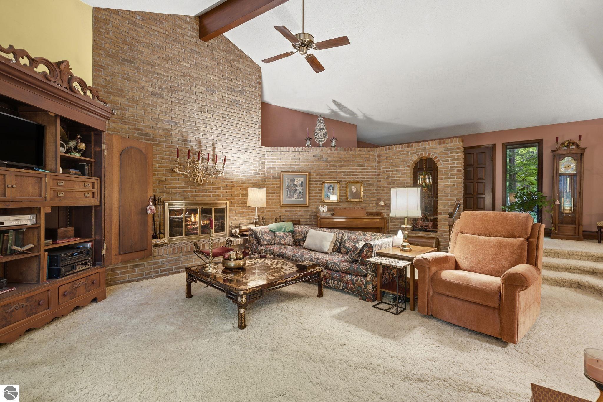 6575 Franklin Woods