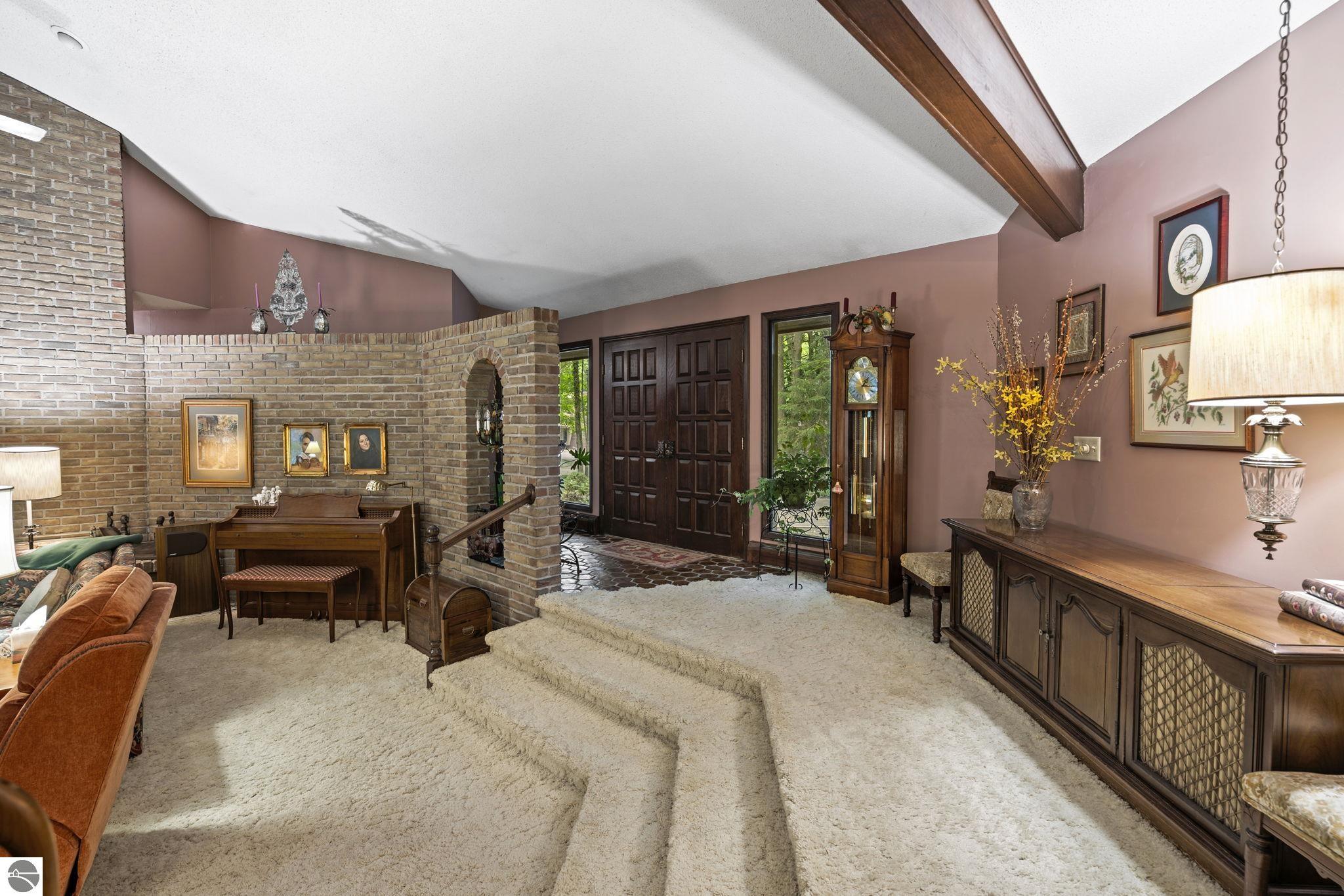 6575 Franklin Woods