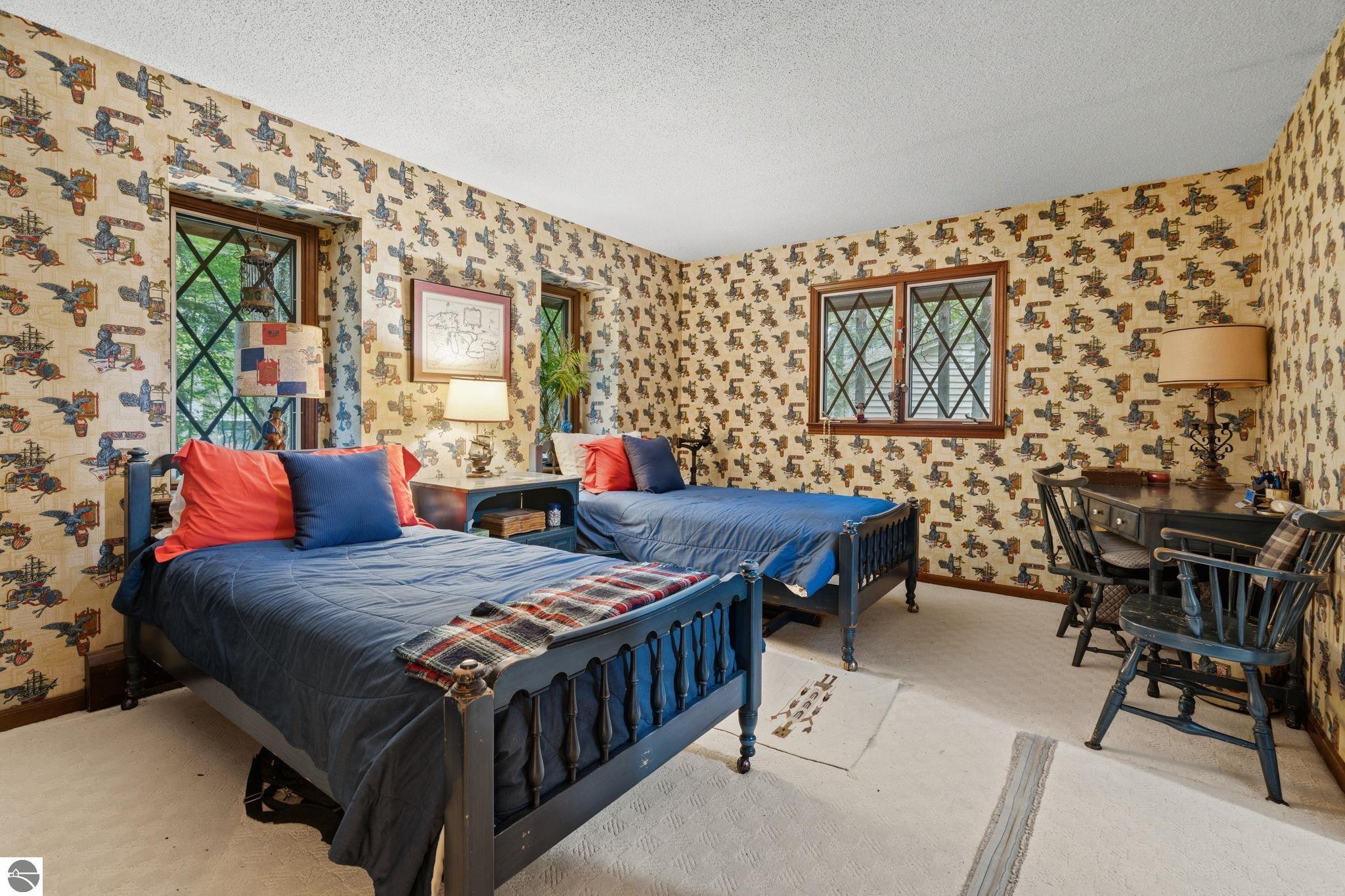 6575 Franklin Woods