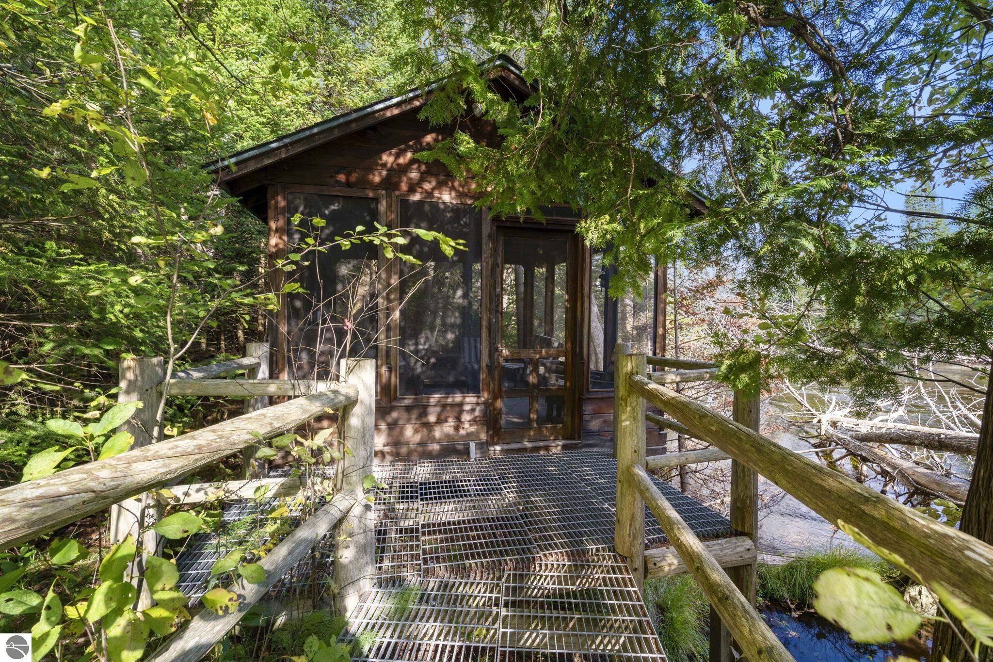 3182 Twin Pine Road