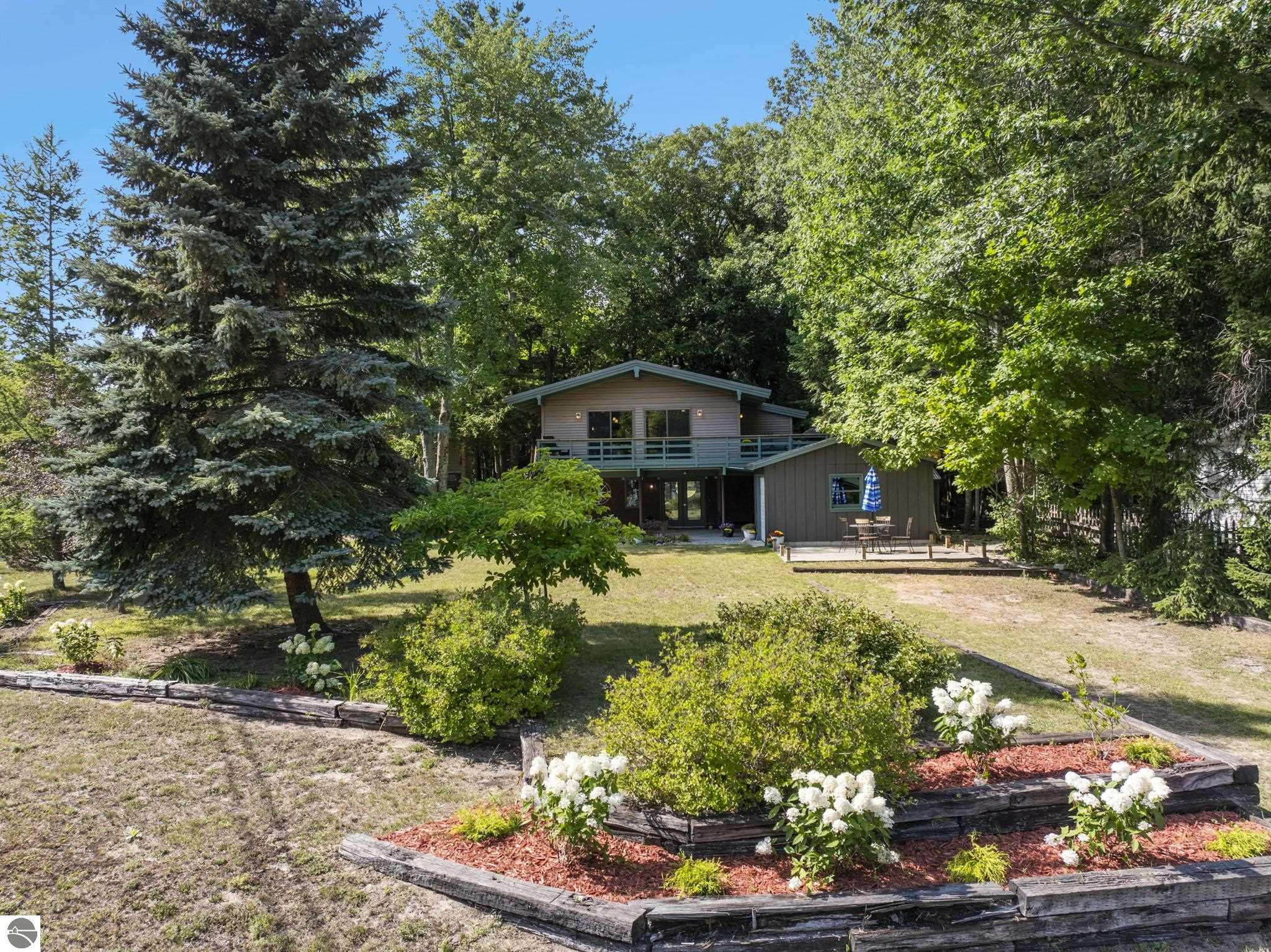 13631 N Forest Beach Shores Northport Mi Us 49670 17e466b602c771693c0430a442aebfac