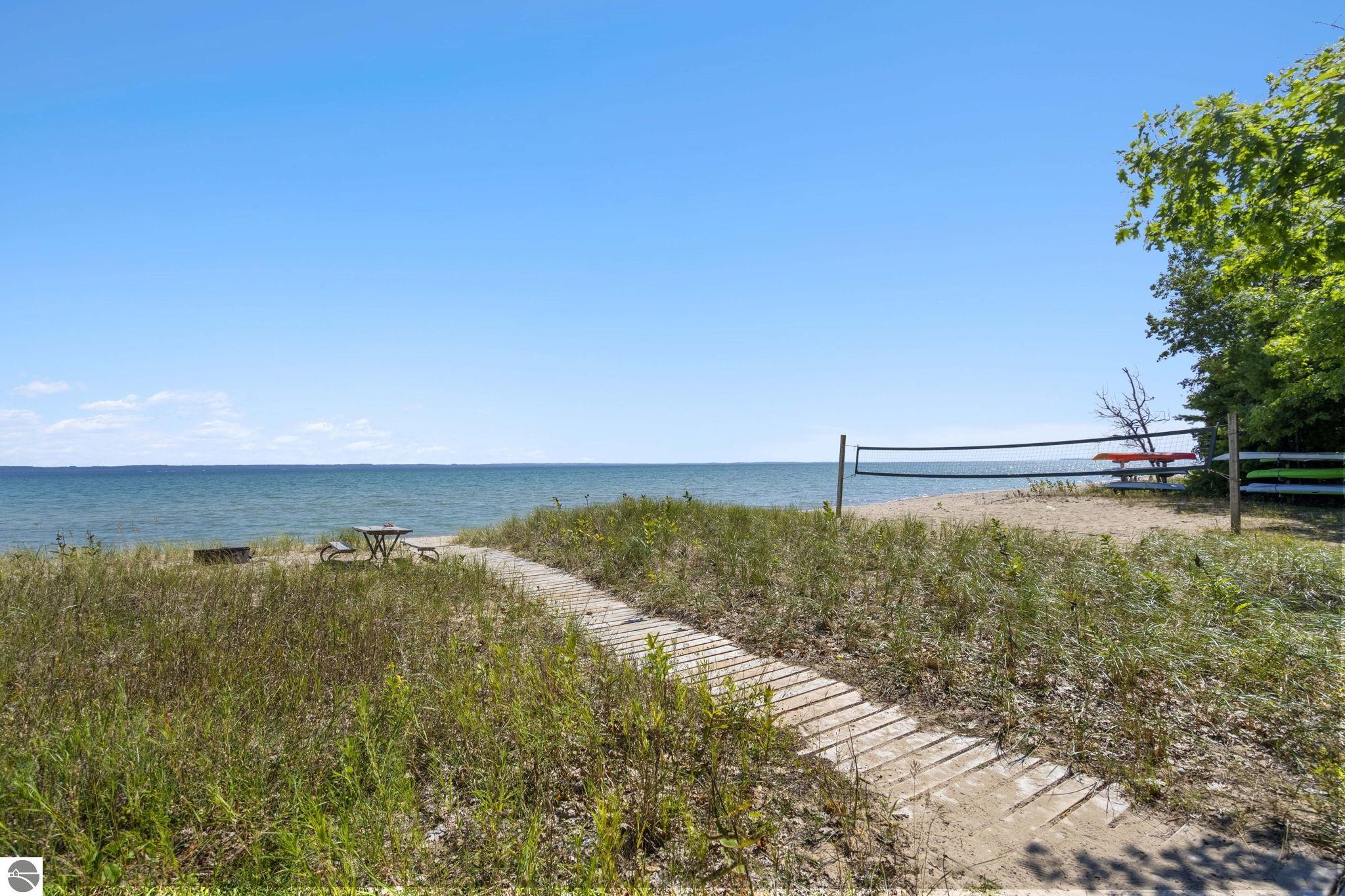 13631 N Forest Beach Shores