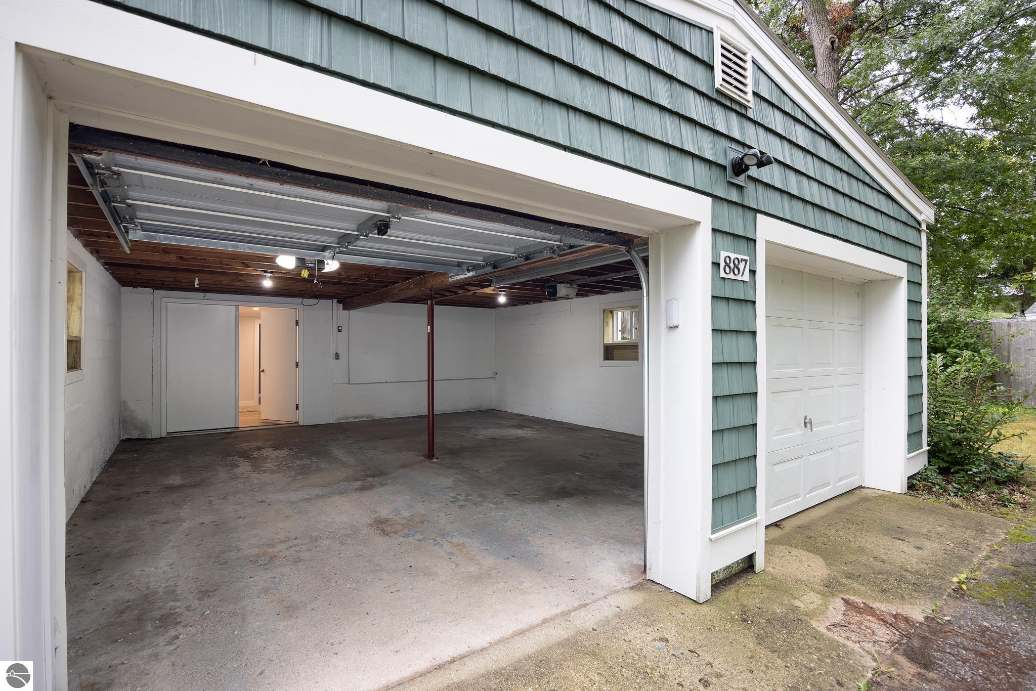 887 Washington Street