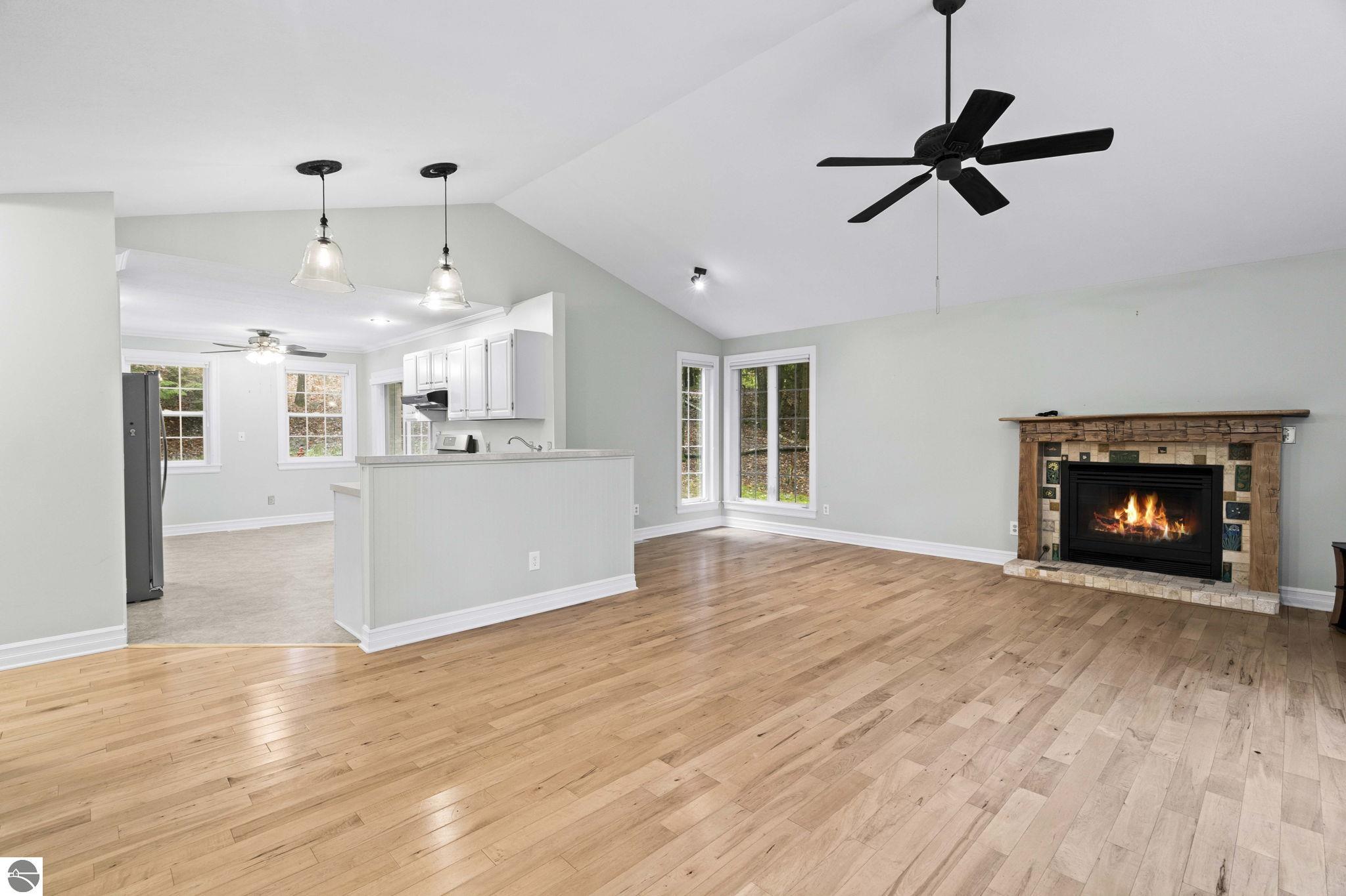 5763 MacKenzie Drive