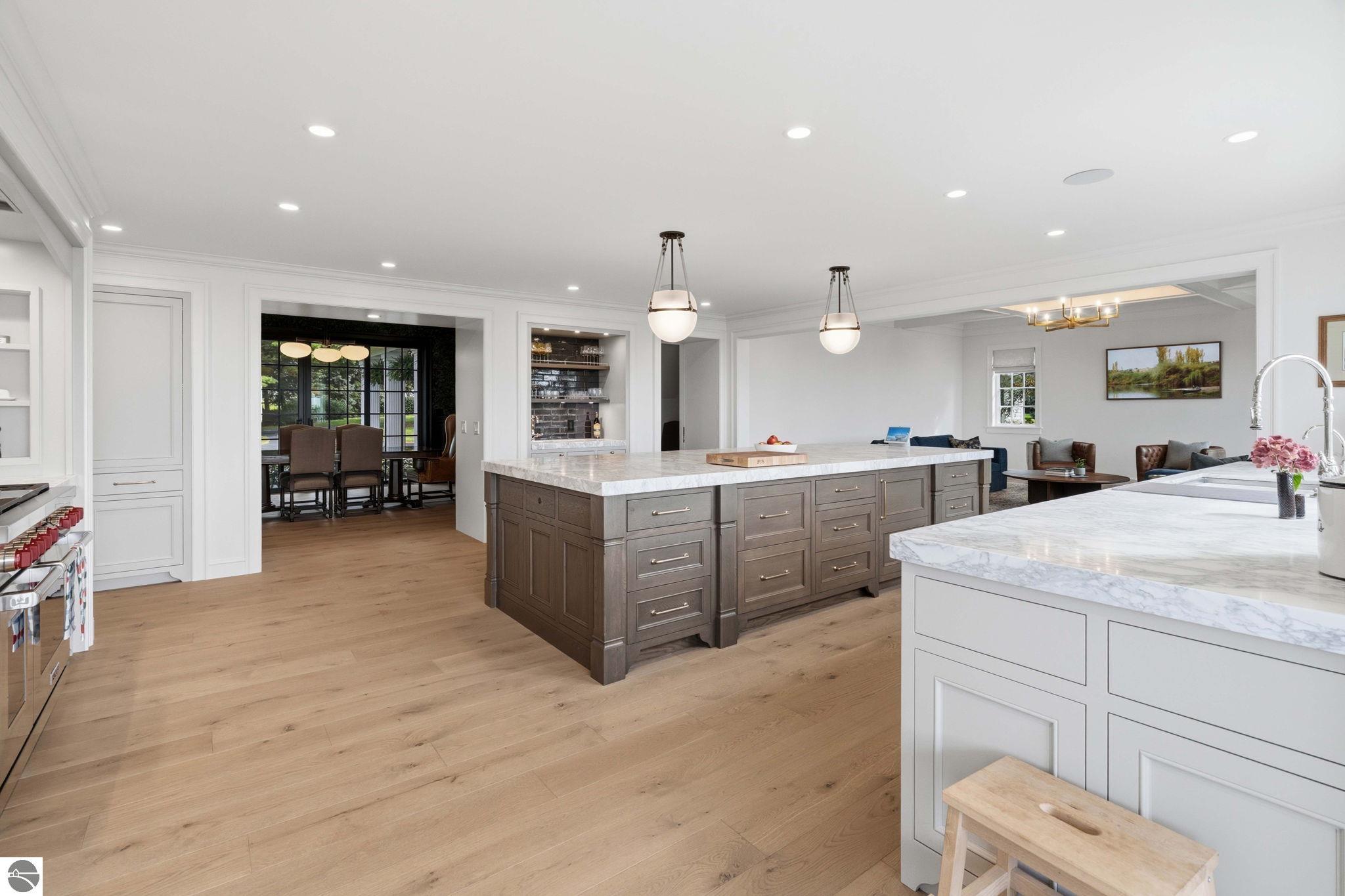 12335 Center Road