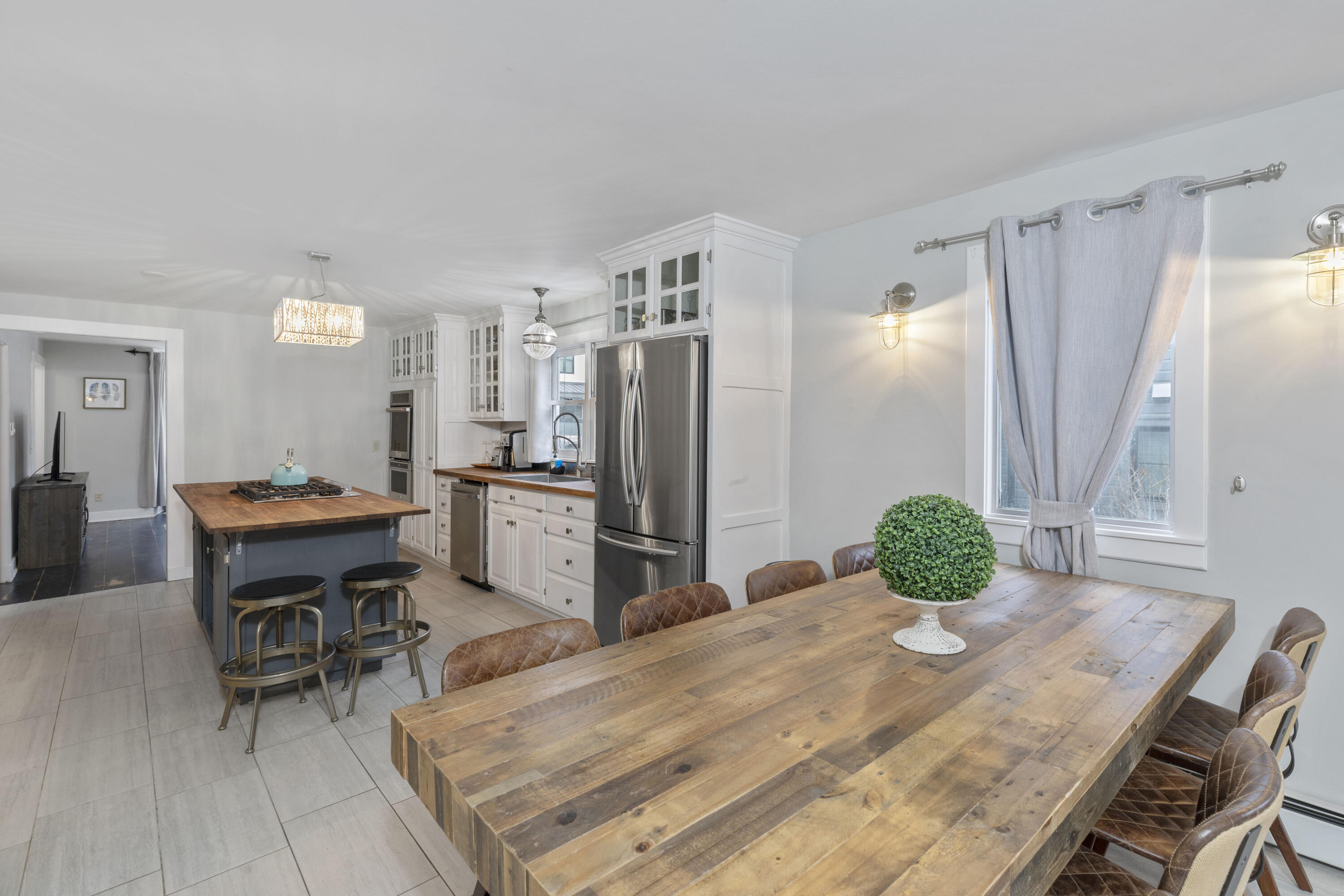 116 E Columbia Avenue