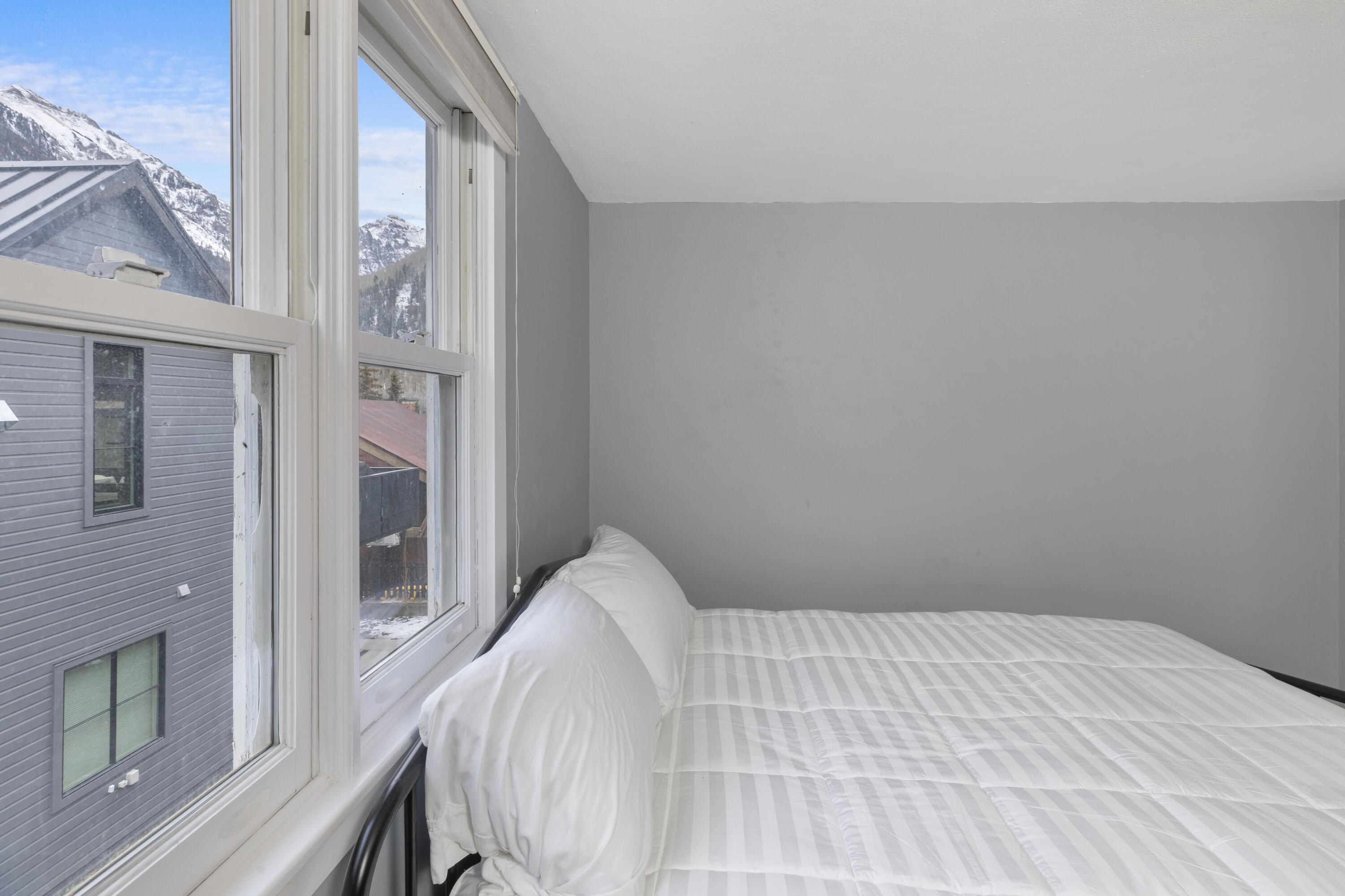 116 E Columbia Avenue