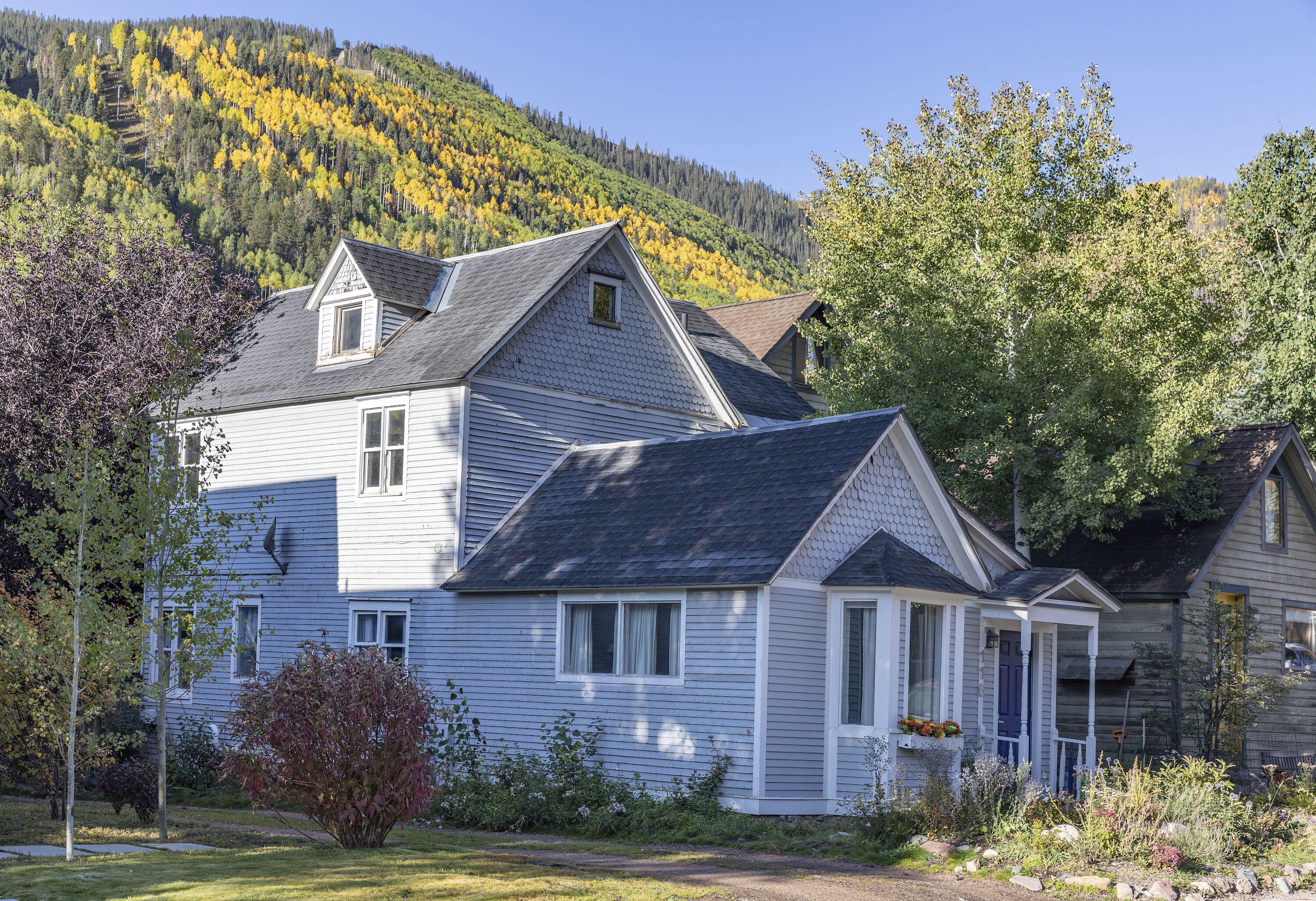 116 E Columbia Avenue