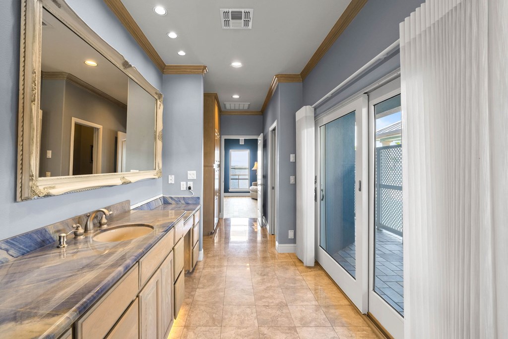134 Bay Harbor Dr