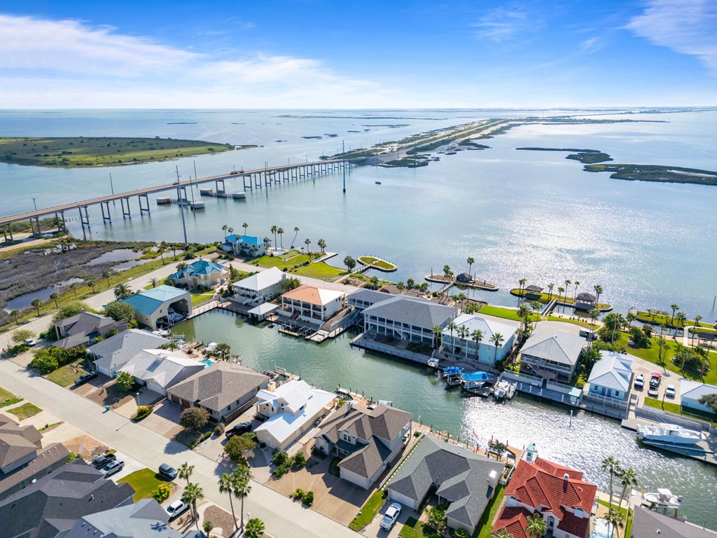134 Bay Harbor Dr